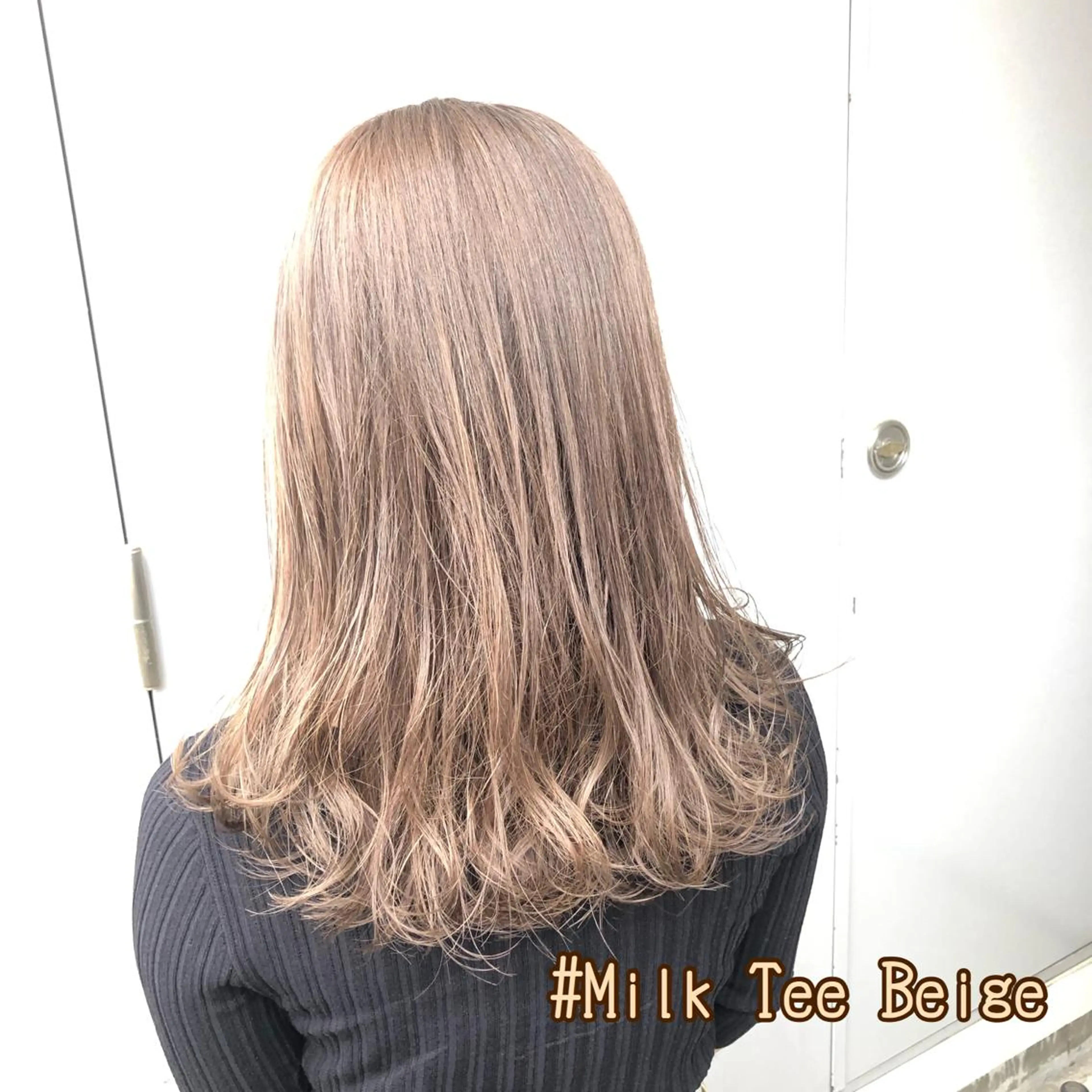 セミロング カラー ベージュカラー ブリーチ ミルクティーベージュ カット ヘアカラー 🔷似合わせのプロ KUMA🔷のヘアスタイル