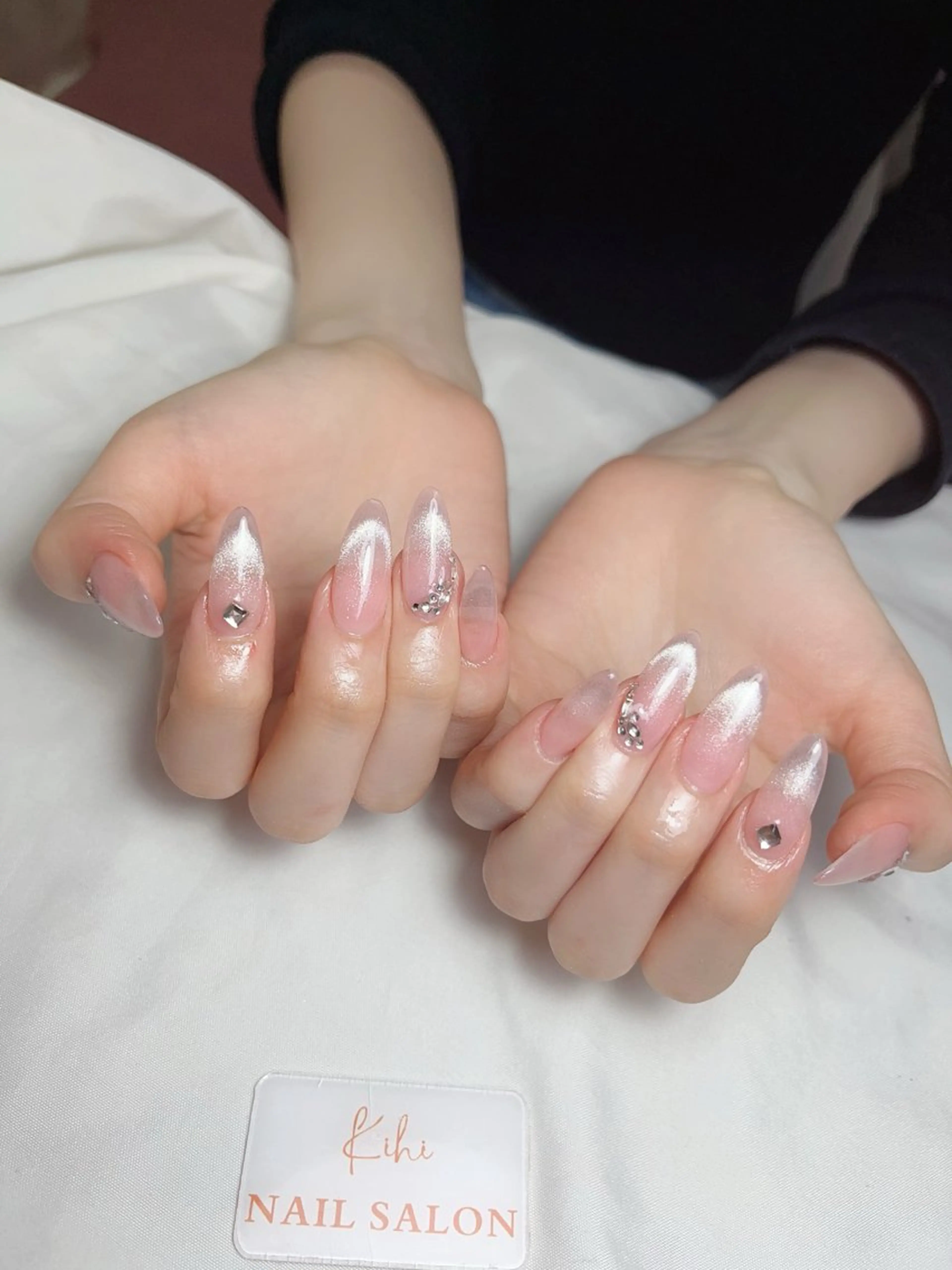 ネイル アートネイル フレンチネイル ジェルネイル グラデーション 韓国ネイル ハンドネイル ハンドケア さくら💮💮 【オフ無料】のネイルデザイン