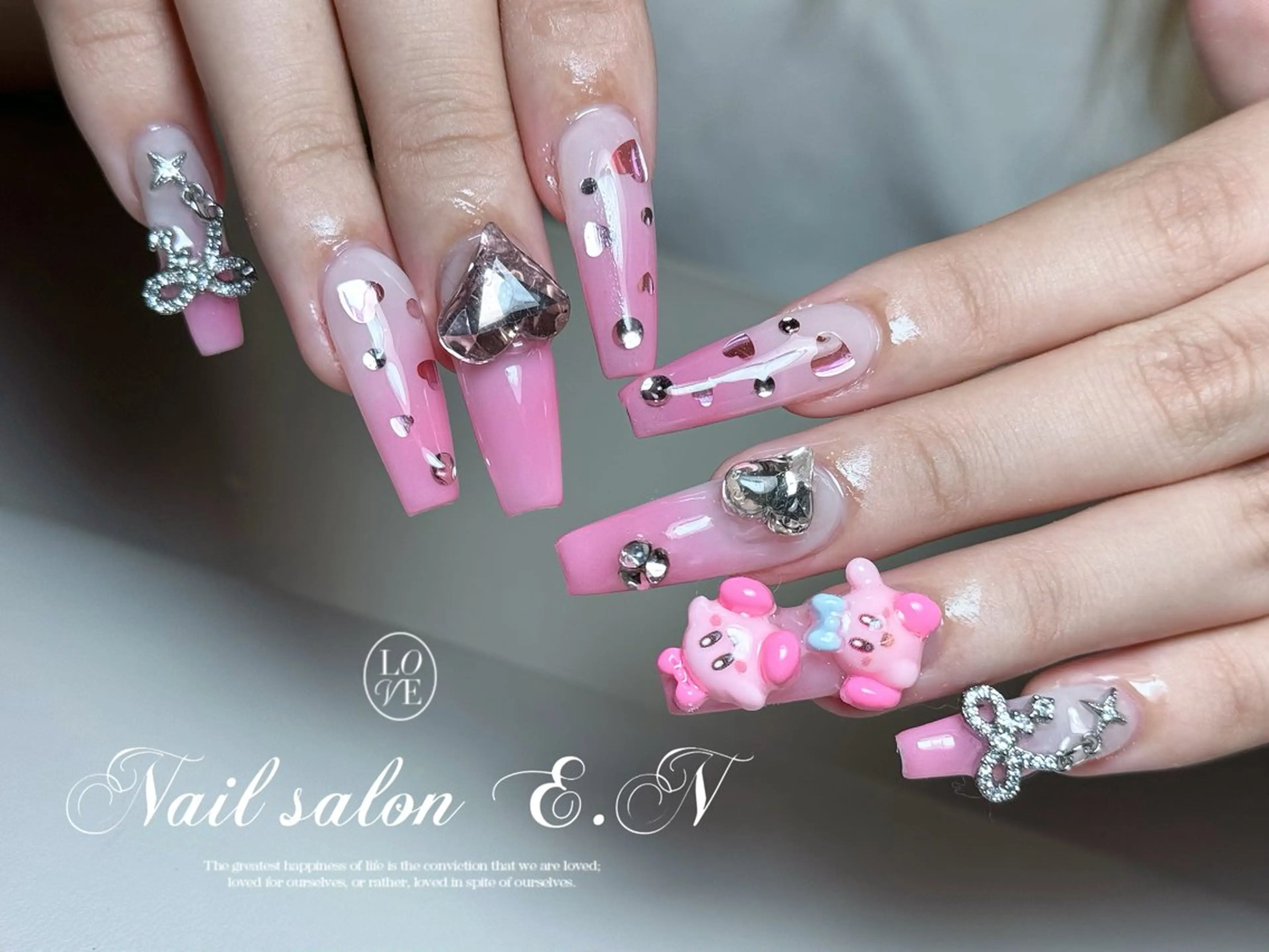 ネイル アートネイル オーロラネイル ガーリー キラキラネイル 韓国ネイル E.N🦋 長さ出し/持ち込みのネイルデザイン