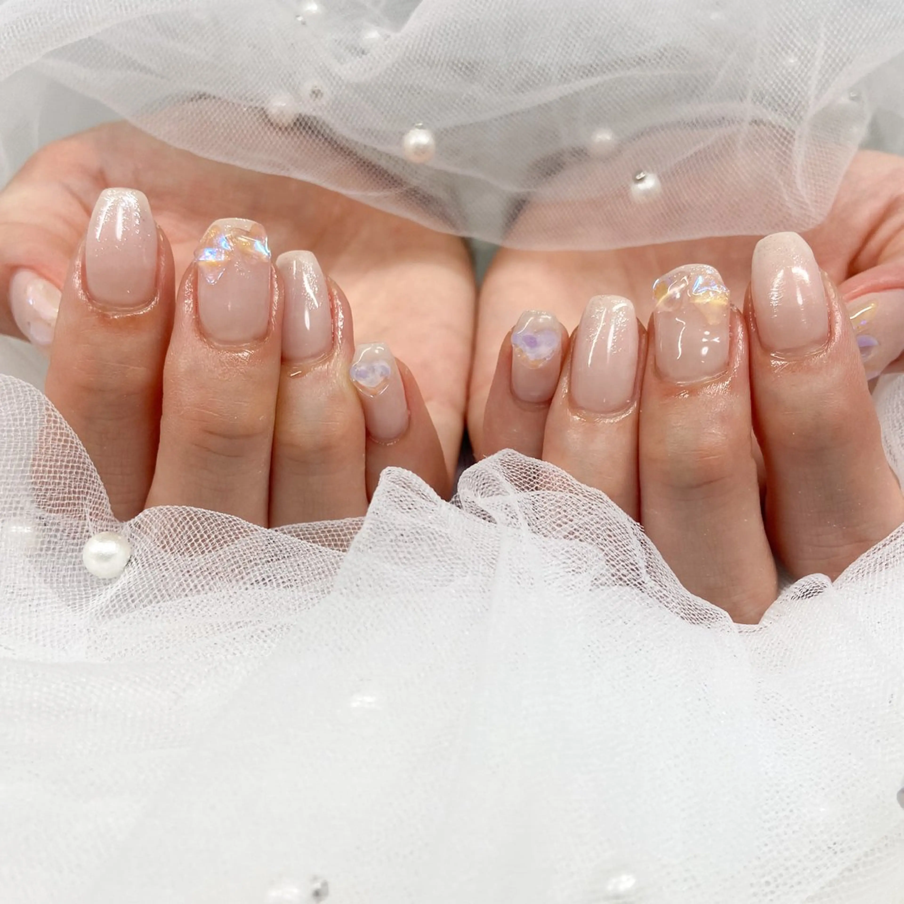 ネイル オーロラネイル ガーリー キラキラネイル オフィスネイル ハンドネイル べルミエール sakiのネイルデザイン