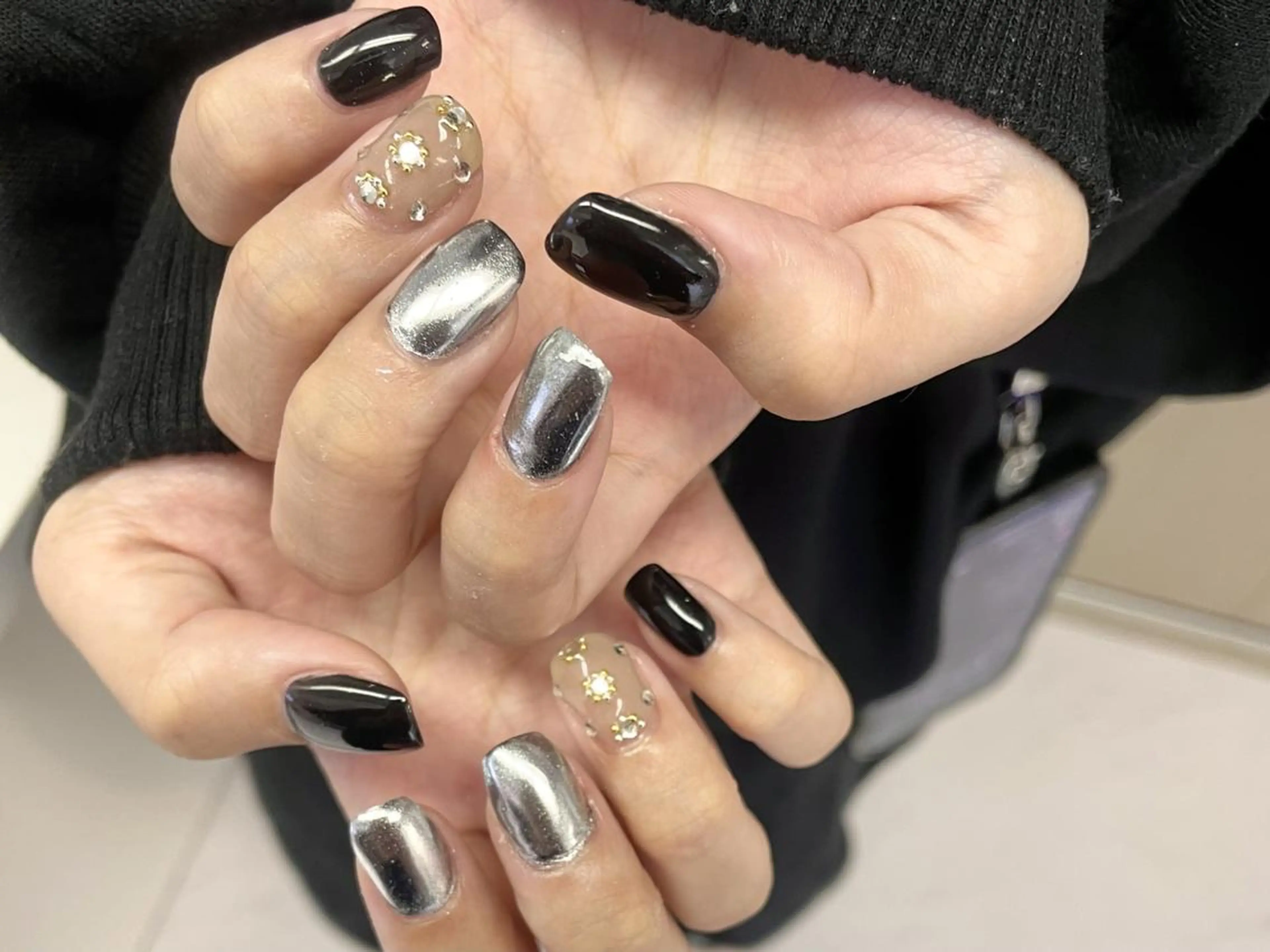 ネイル オーロラネイル チークネイル フットネイル フレンチネイル ガラスフレンチ ハンドネイル 大阪福島 韓国まつげ Sayaka🤍🐩のマツエク・マツパデザイン