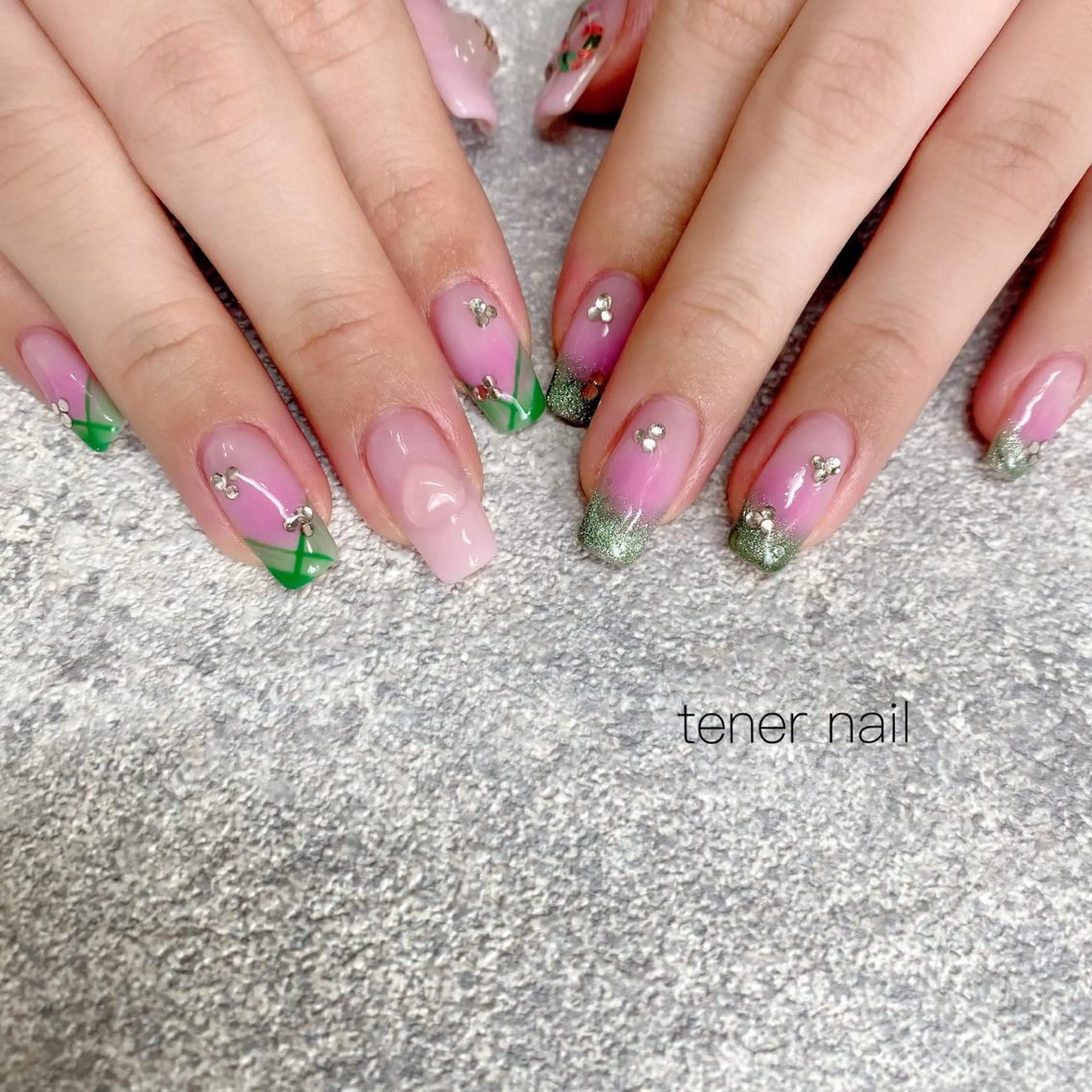 ネイル チークネイル 桜ネイル ハート tener  nail  テネルネイル所属・テネルネイル tener nailのネイルデザイン