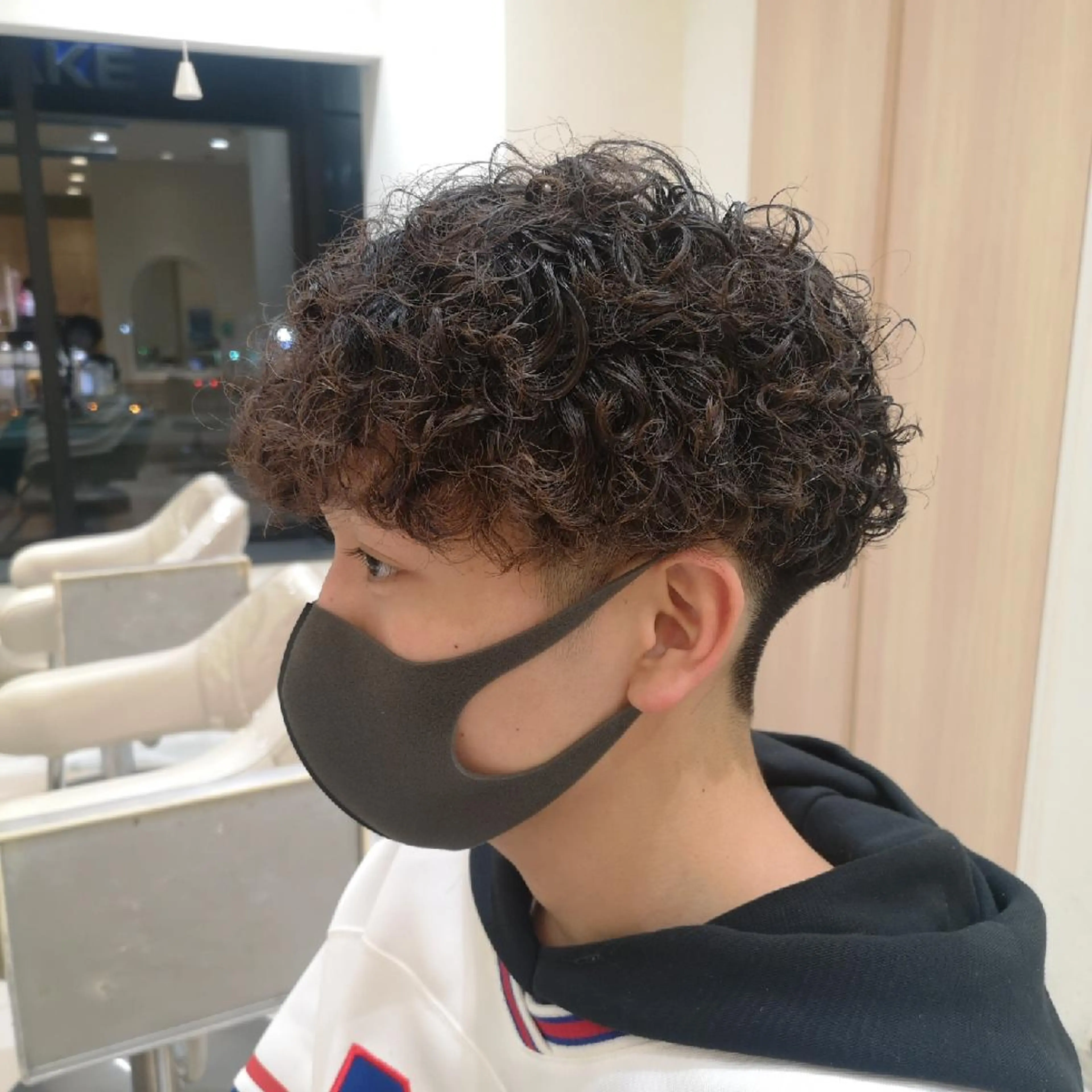 メンズ パーマ 渡辺 愛枝/艶カラー🩵のヘアスタイル