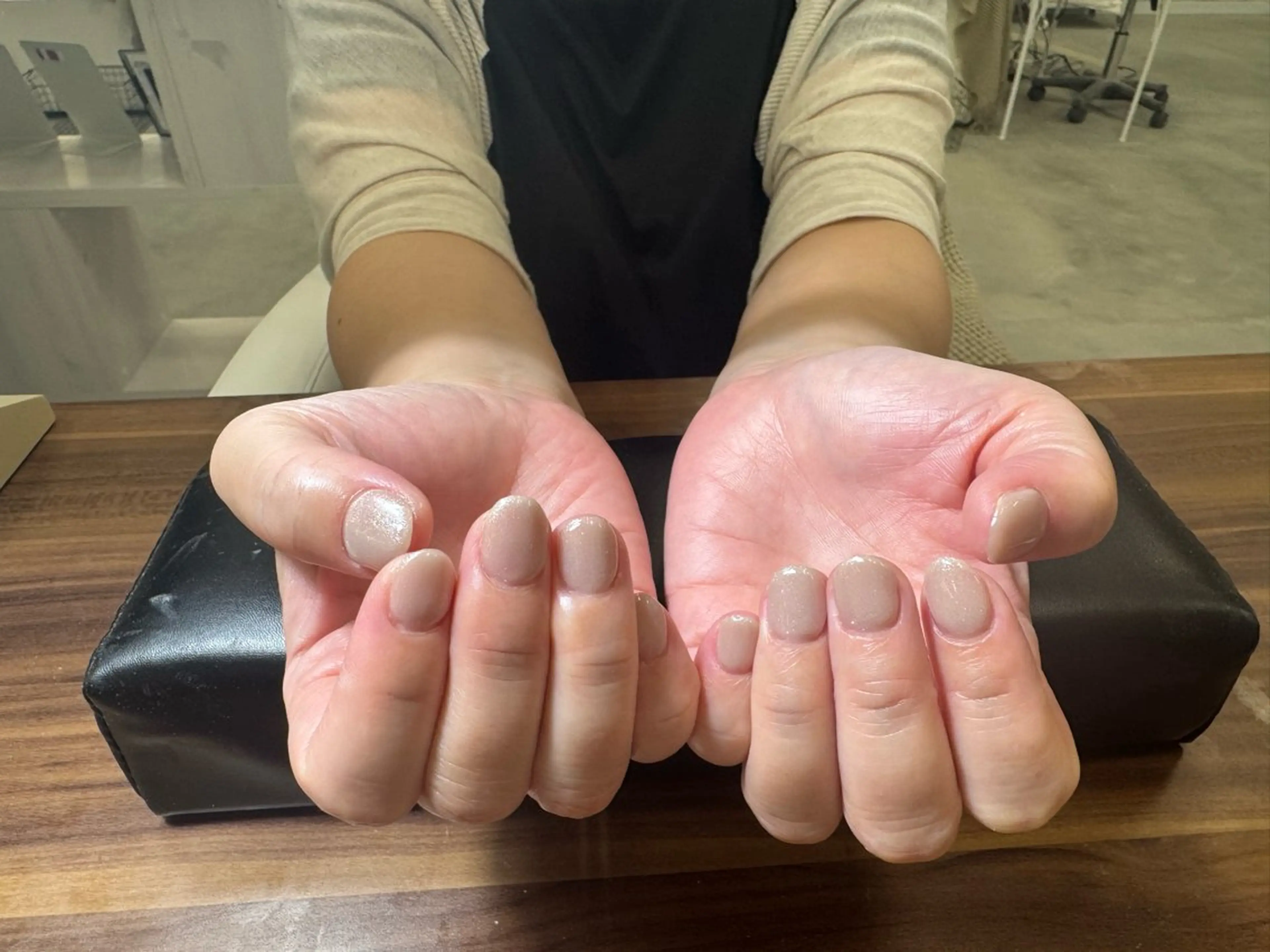 ネイル ラメ(グリッター) ワンカラーネイル エーナイン　イオンモール苫小牧店所属・尾﨑 梨緒のネイルデザイン