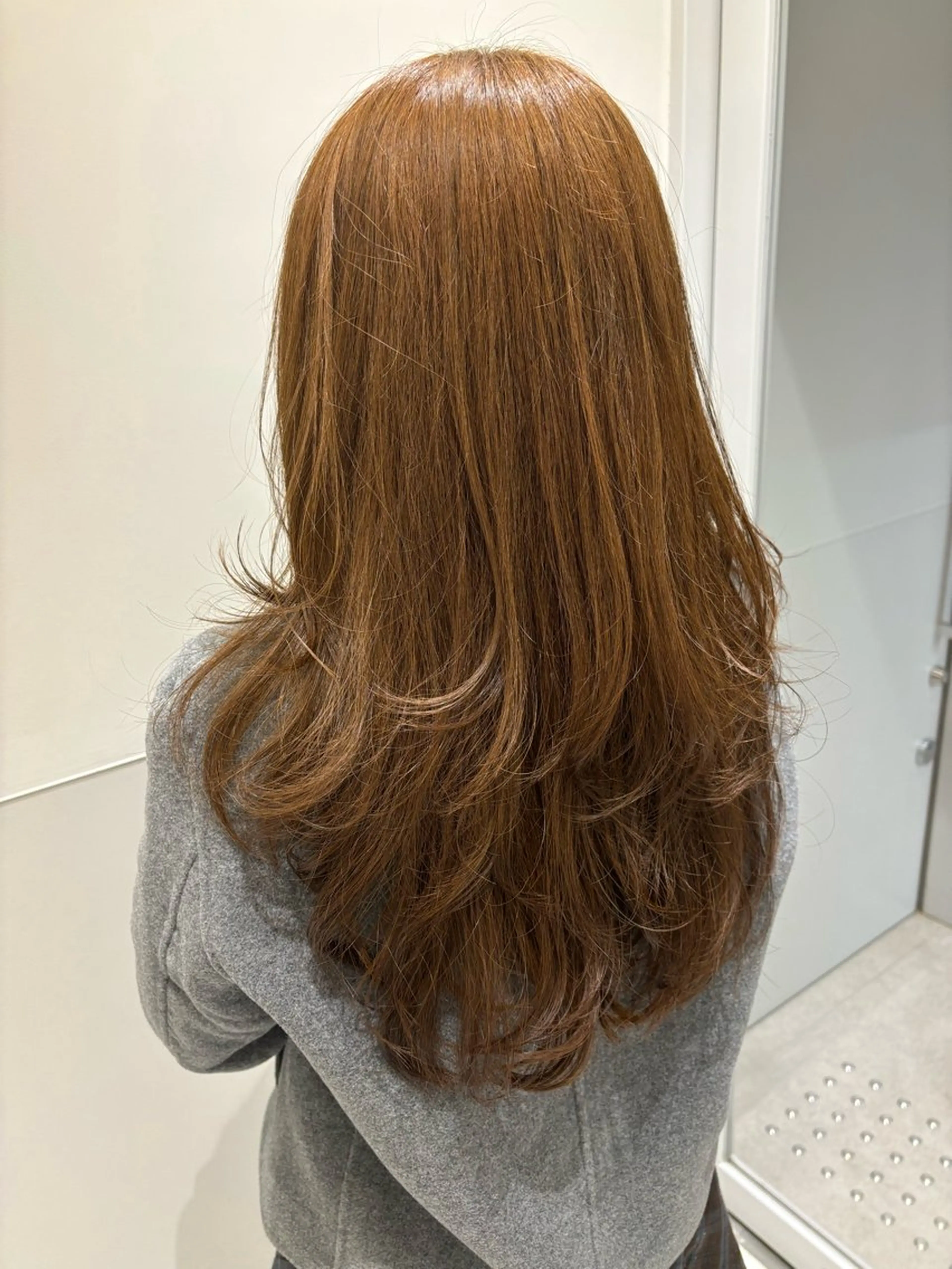 ロング カラー ベージュカラー ブリーチ ダブルカラー ヘーゼル ブリーチなしカラー カット ヘアカラー トリートメント SALOWIN名古屋栄店所属・Yuuki🌷名古屋 栄 カラー/ボブのヘアスタイル