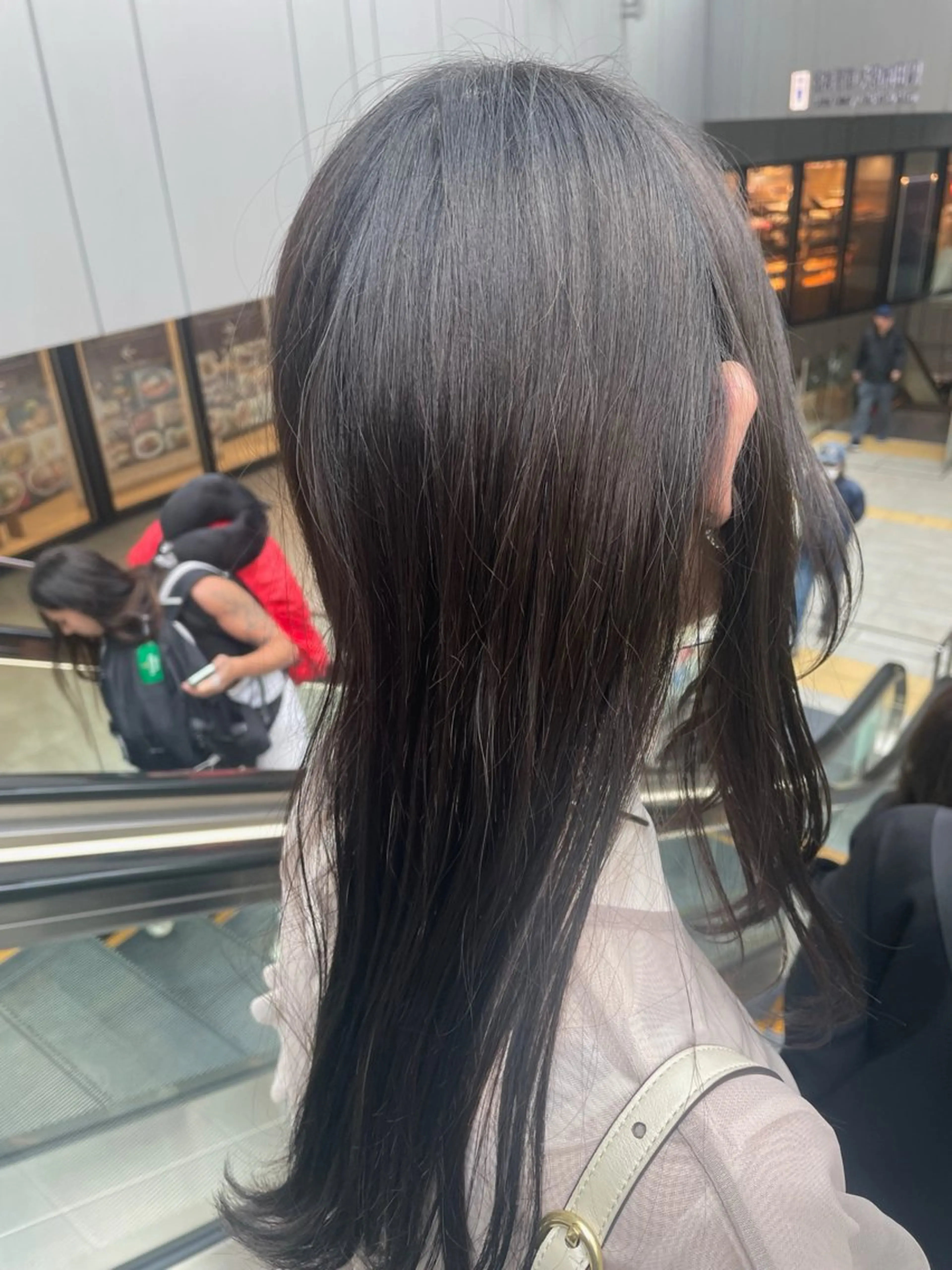 【女性限定🐿】カット+ブリーチなし高発色カラーの写真