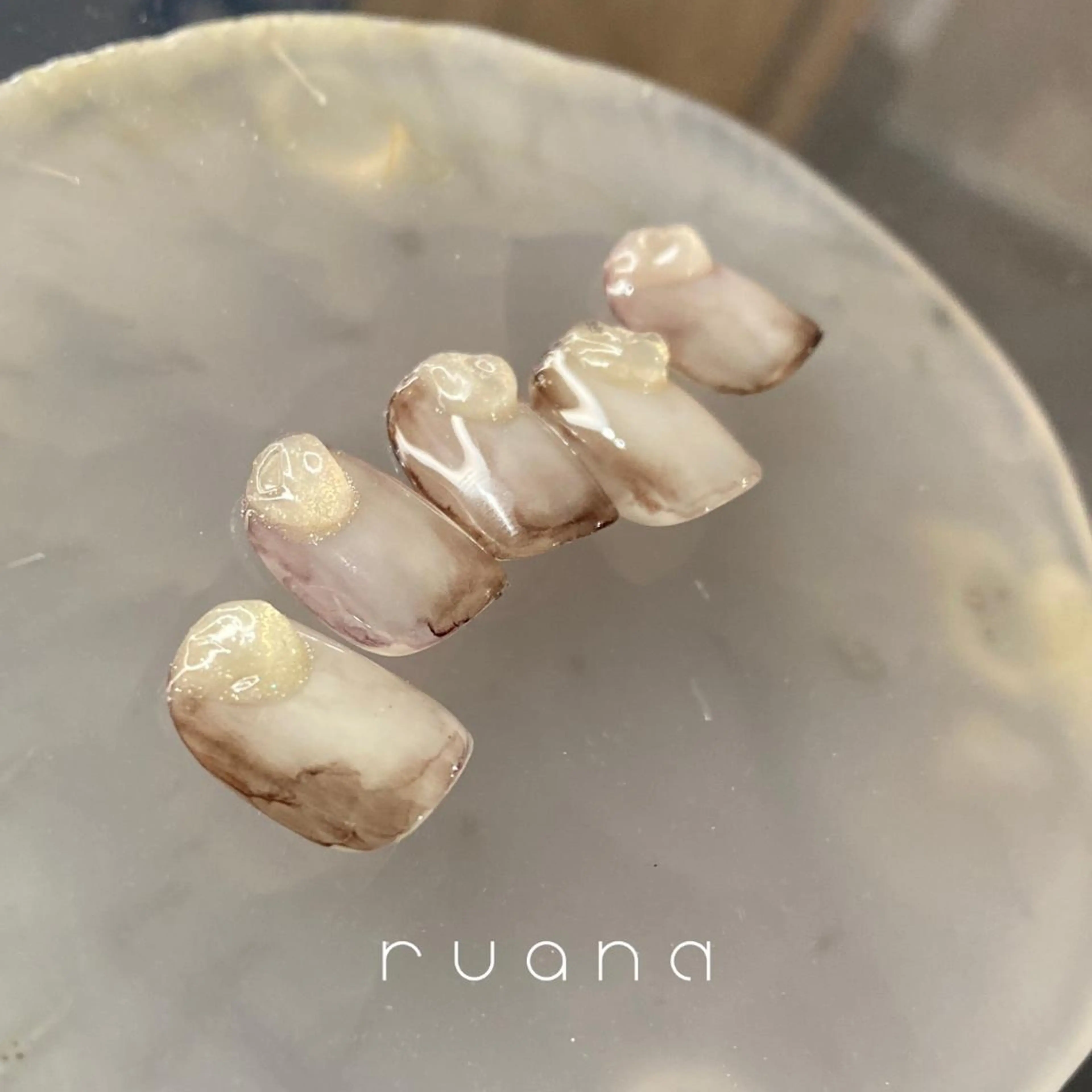 ネイル マグネットネイル 持ち込み ニュアンスネイル ニュアンスネイル🧡 rionaのネイルデザイン