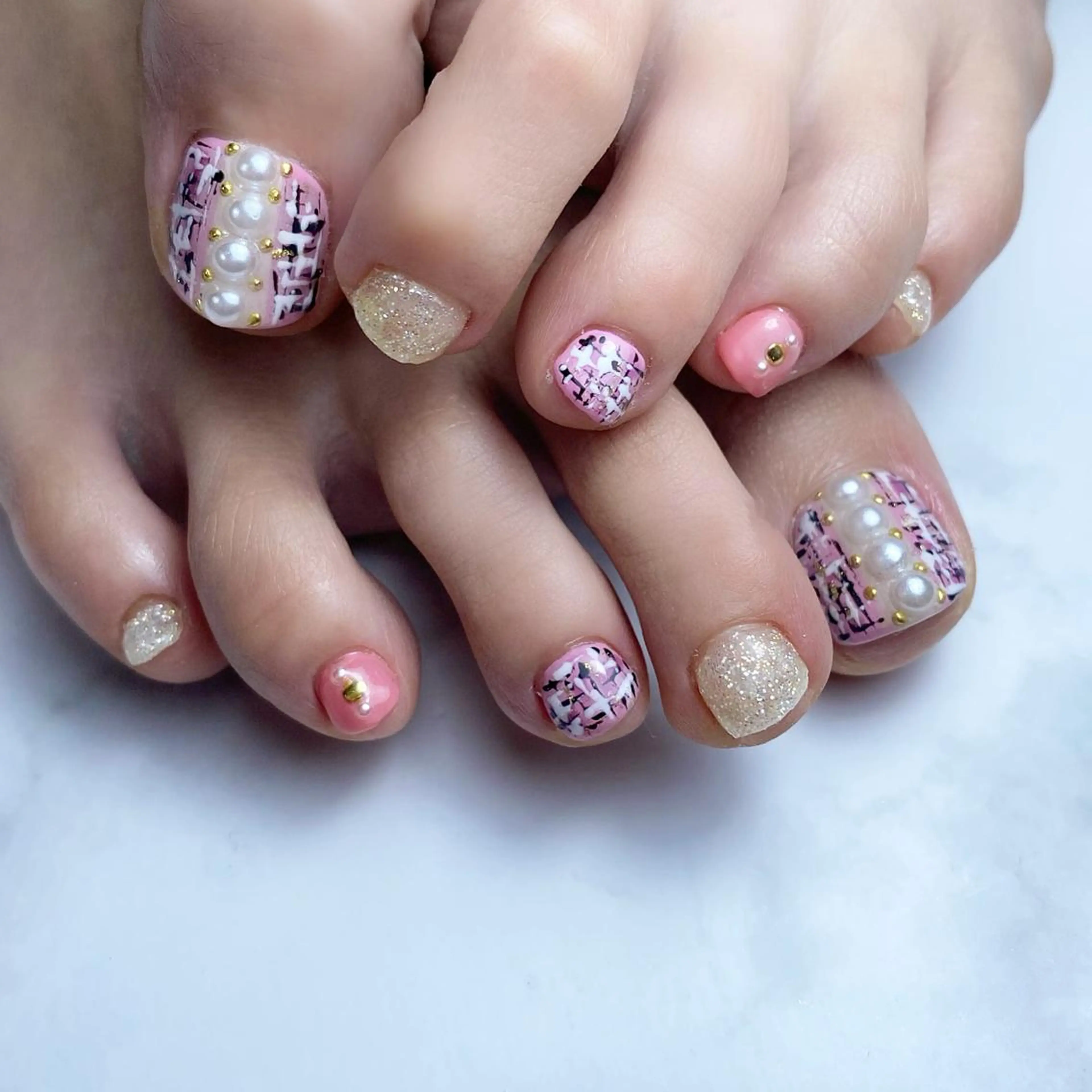 ネイル ピンク ツイードネイル Nail ameria megu所属・ameria meguのネイルデザイン