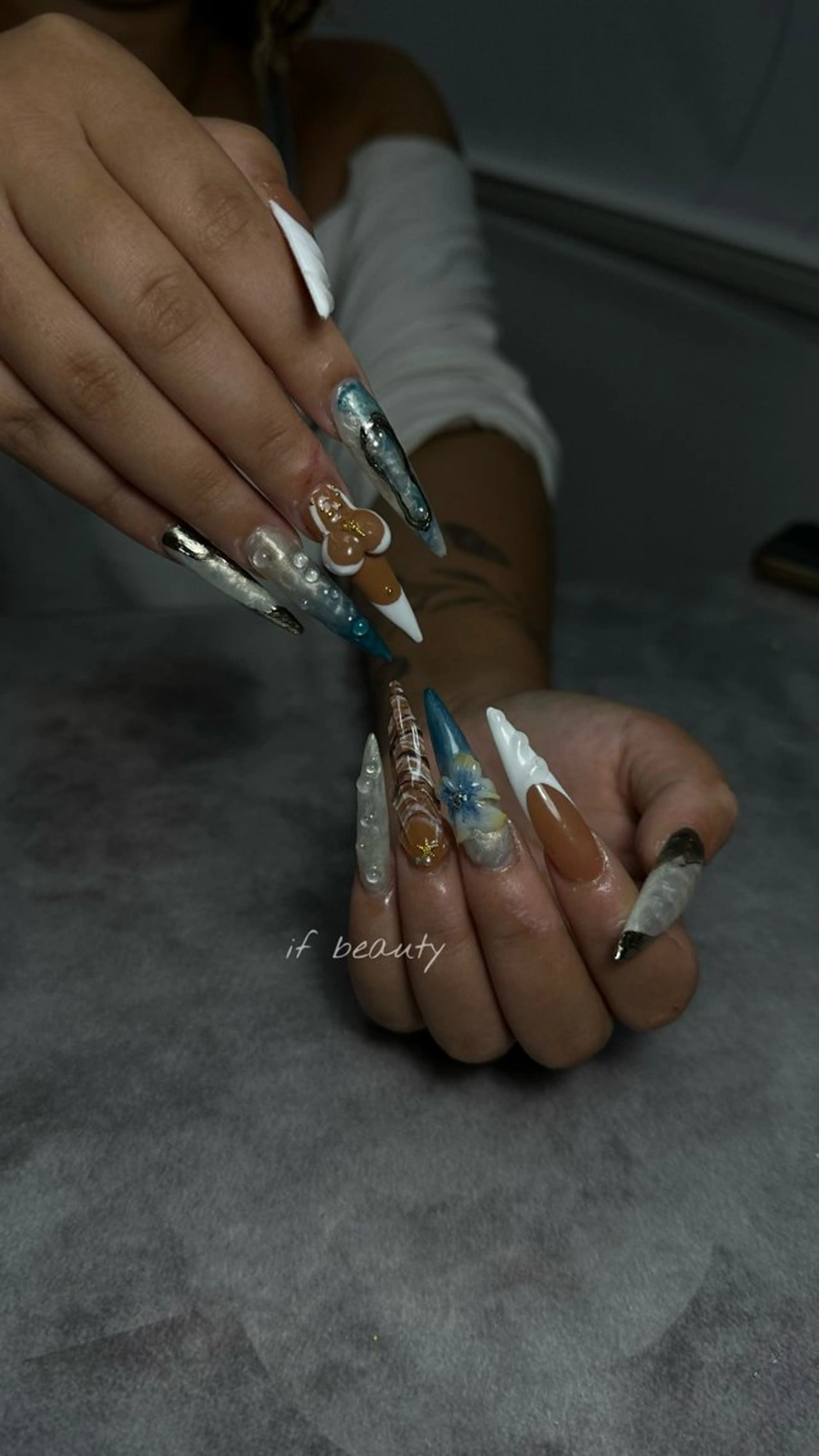 ネイル アートネイル ジェルネイル グラデーション パラジェル ワンホンネイル ハンドネイル if Hair＆Nail Salon所属・IKA /海外ネイル /個性派/ワンホンのネイルデザイン