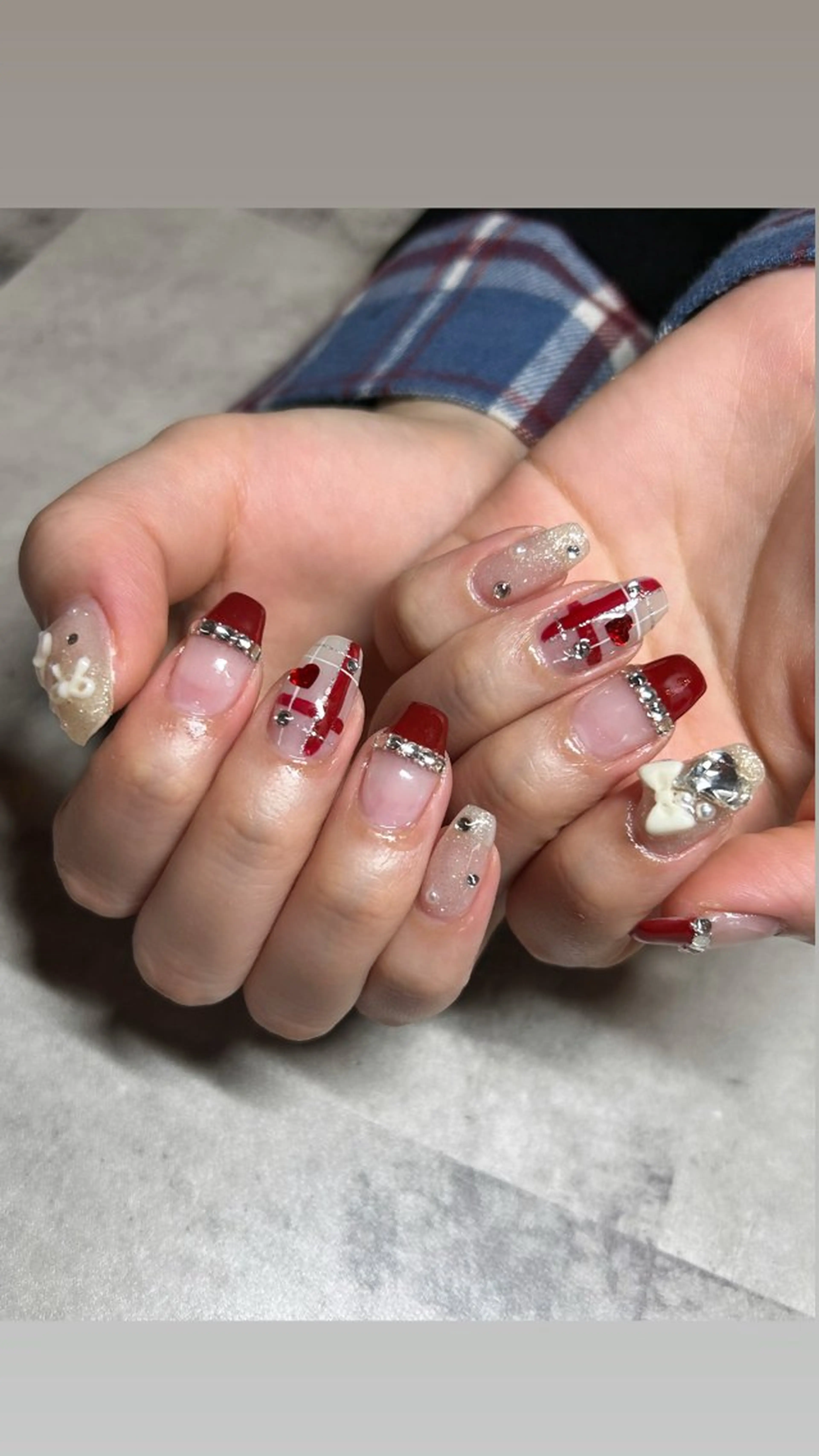 ネイル ハート リボン ストーンネイル Prettiest nailのネイルデザイン