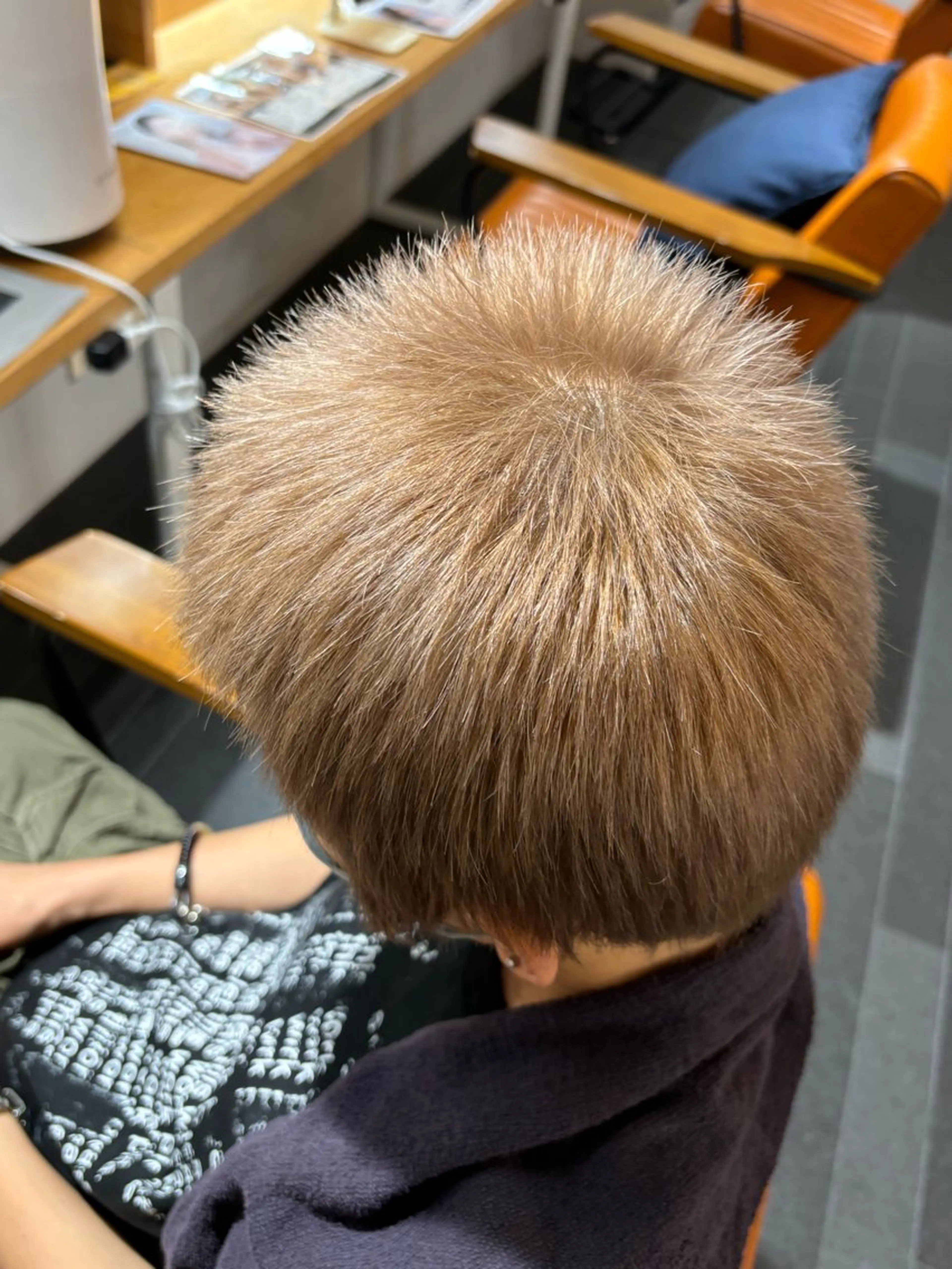 ショート カラー ベージュカラー ブリーチ ゆみこ カラーモデル募集中のヘアスタイル