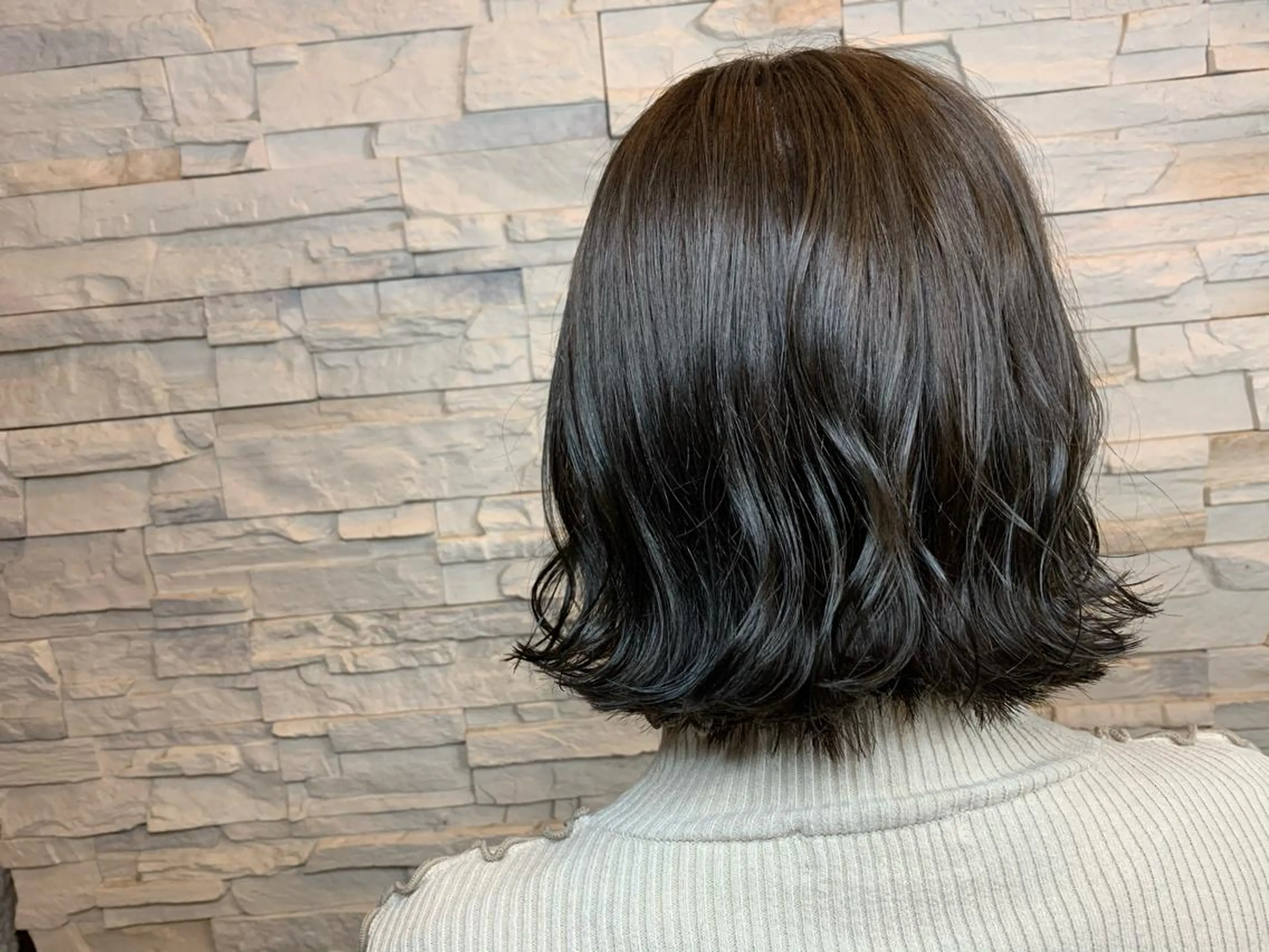 ミディアム カラー カット ヘアカラー トリートメント 菅野 愛のヘアスタイル