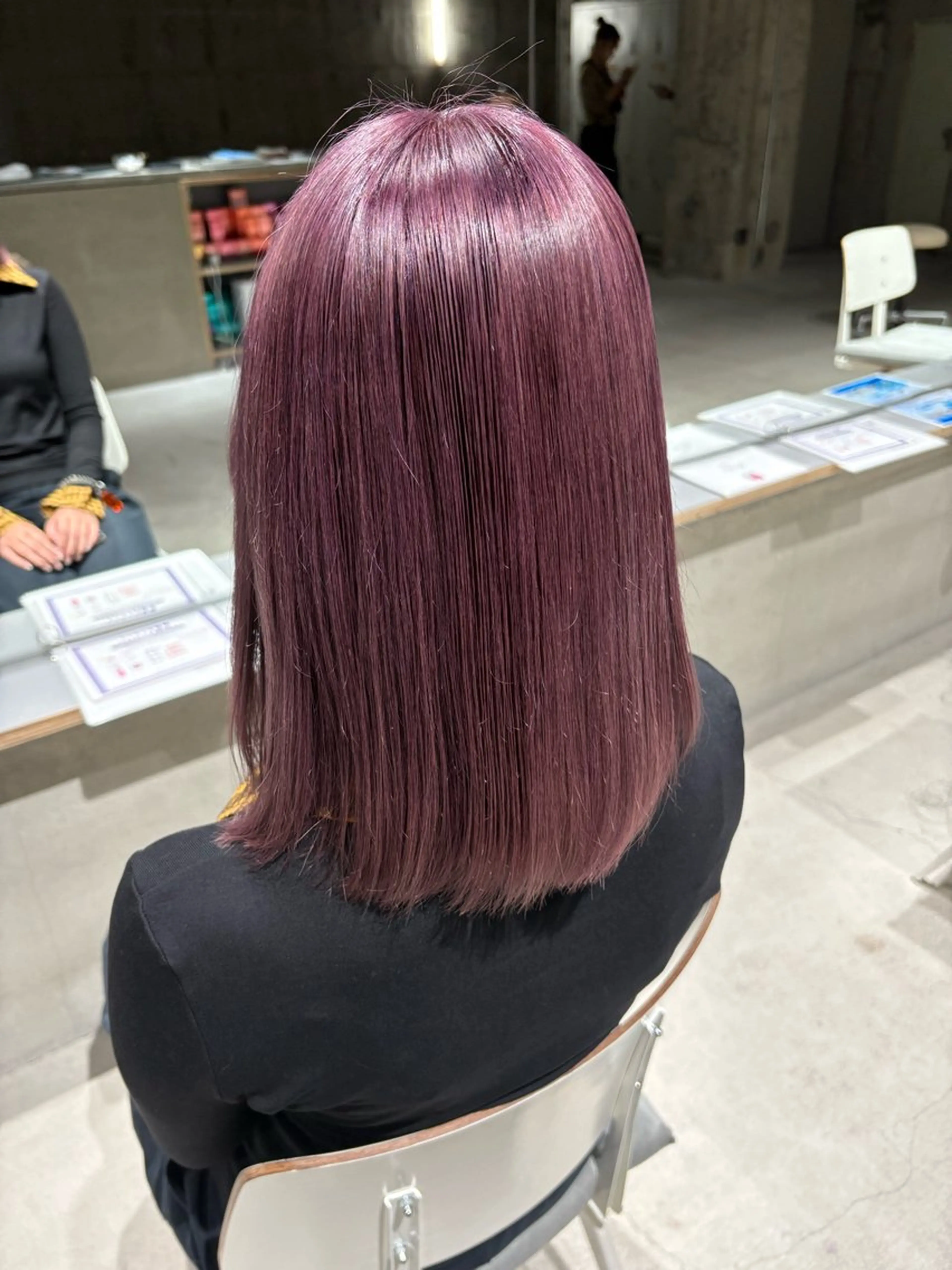 ミディアム カラー ブリーチ ラベンダーカラー ピンクカラー ピンクラベンダー ヘアカラー 玉置 七海のヘアスタイル