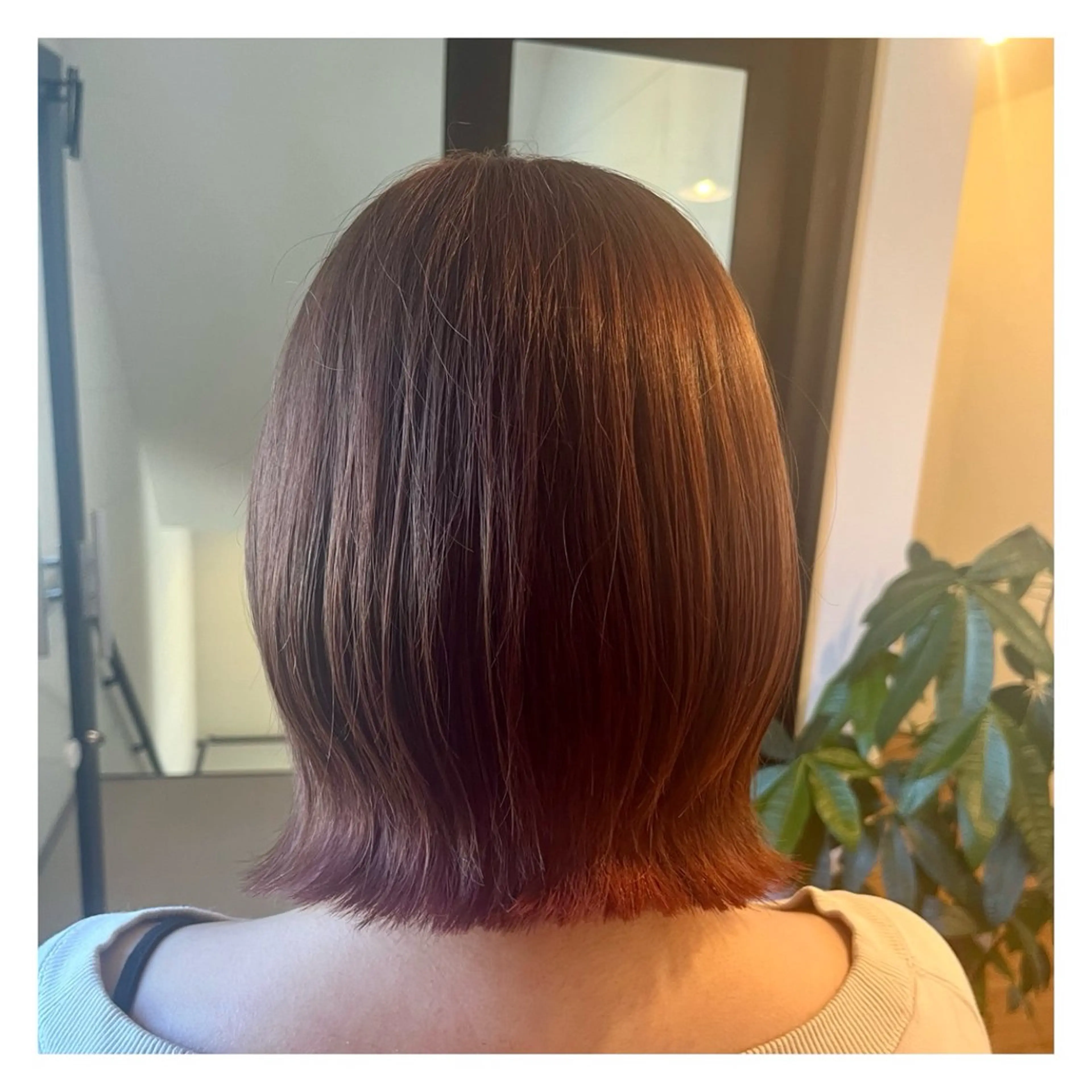 ミディアム カラー インナーカラー ボブ agu hair north所属・北上 春華のヘアスタイル