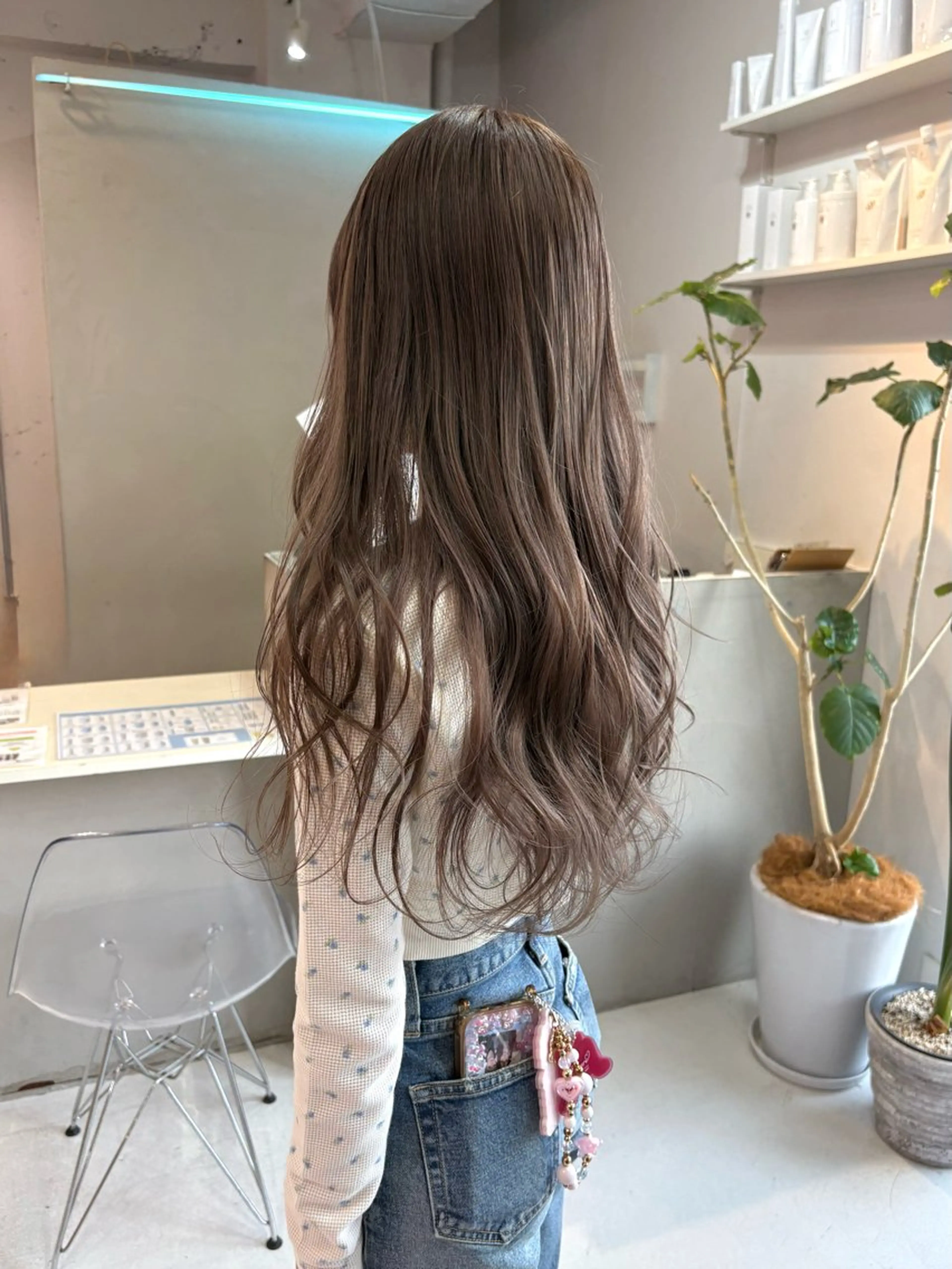 ロング カラー ベージュカラー ブリーチ 透明感カラー ミルクティーベージュ カット ヘアカラー Ayuna /透明感カラーのヘアスタイル