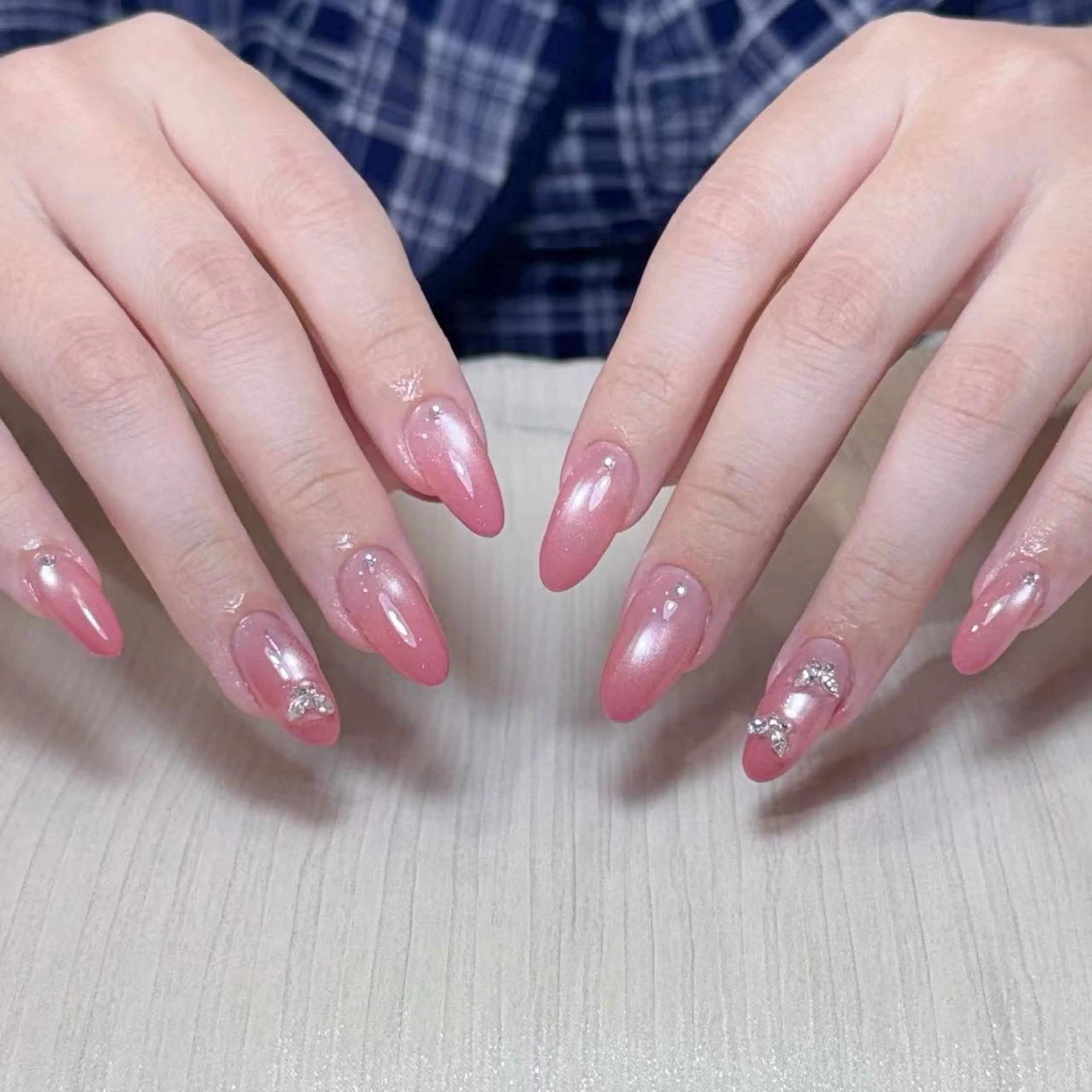 ネイル アートネイル オーロラネイル ガーリー キラキラネイル マグネットネイル ハンドネイル ハンドケア Diamond AYU💜のネイルデザイン