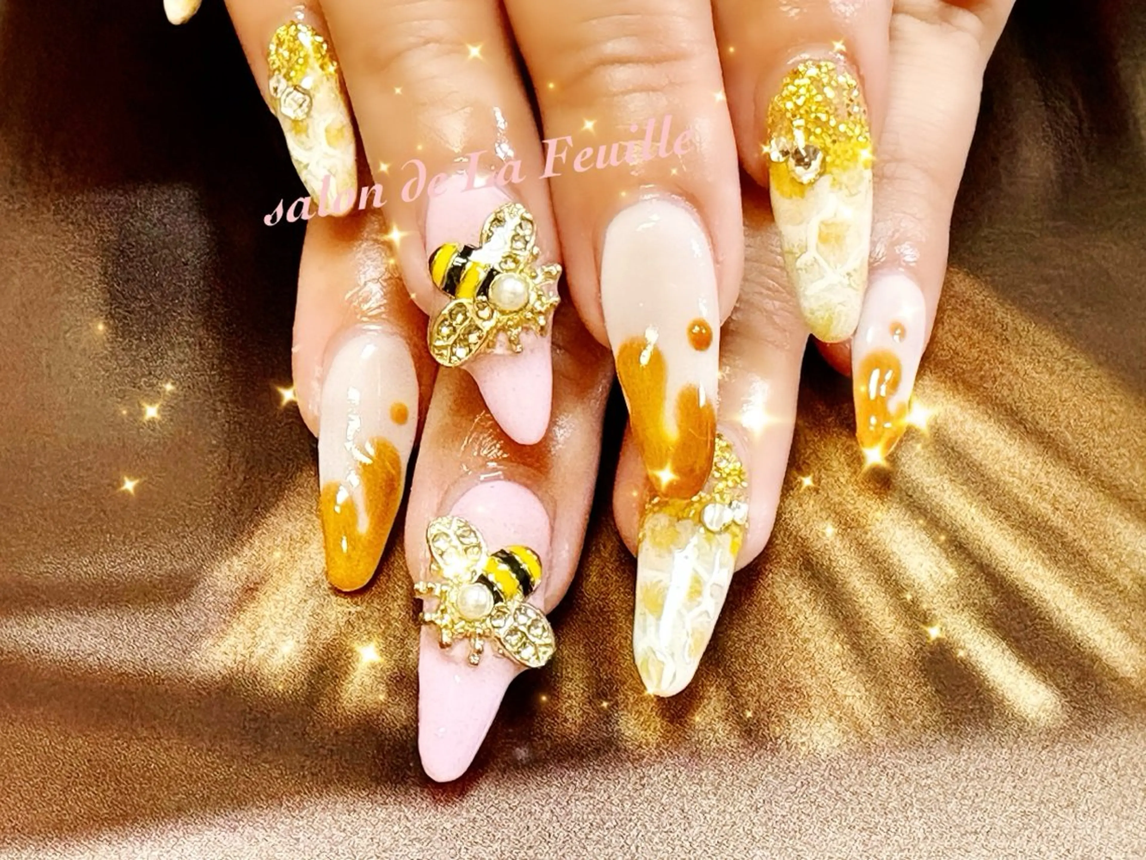 セミロング サロンドラフィーユ LAFEUILLEのネイルデザイン