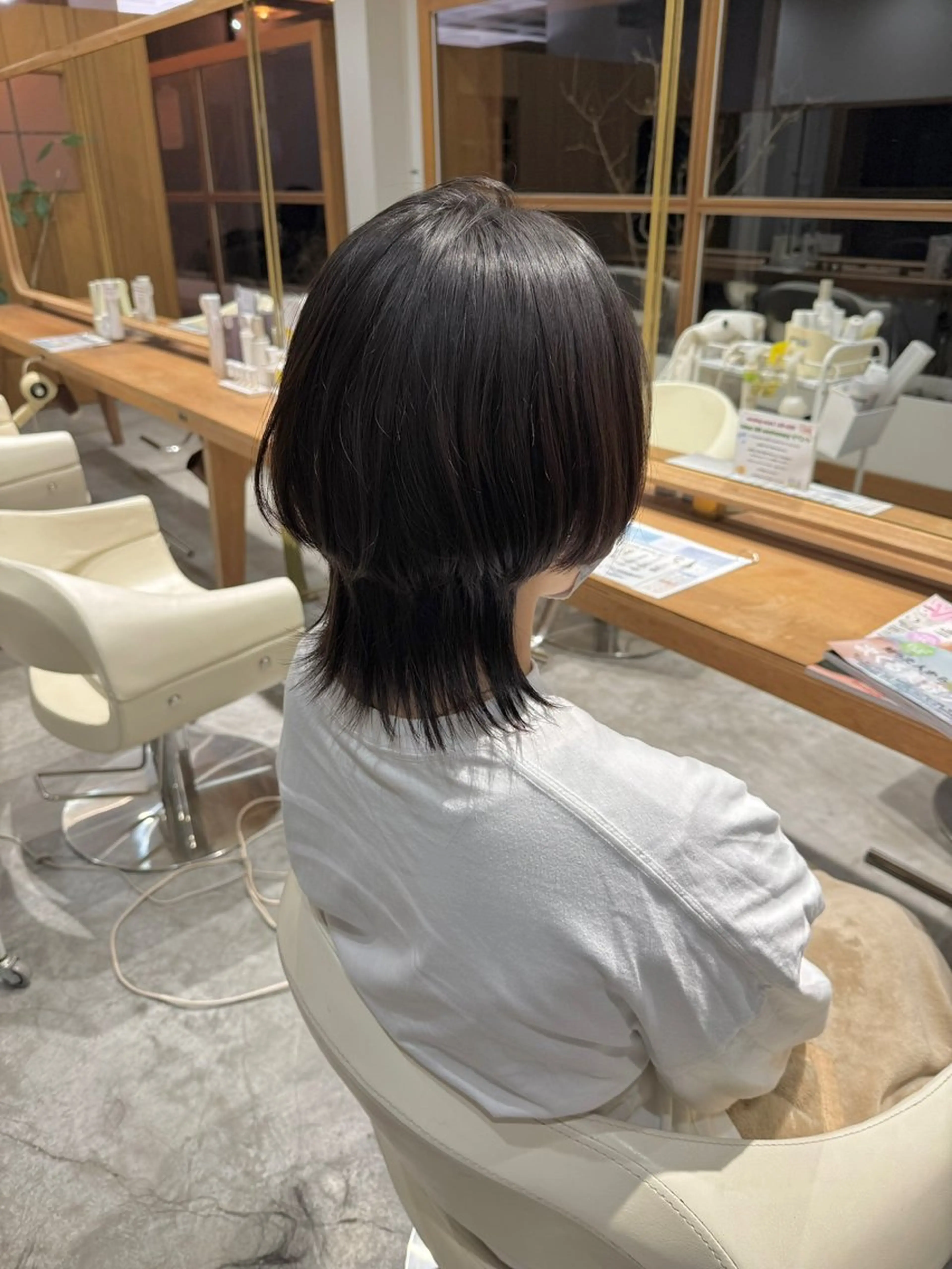 ミディアム ウルフカット カット フラム所属・WATANABE MISAKIのヘアスタイル