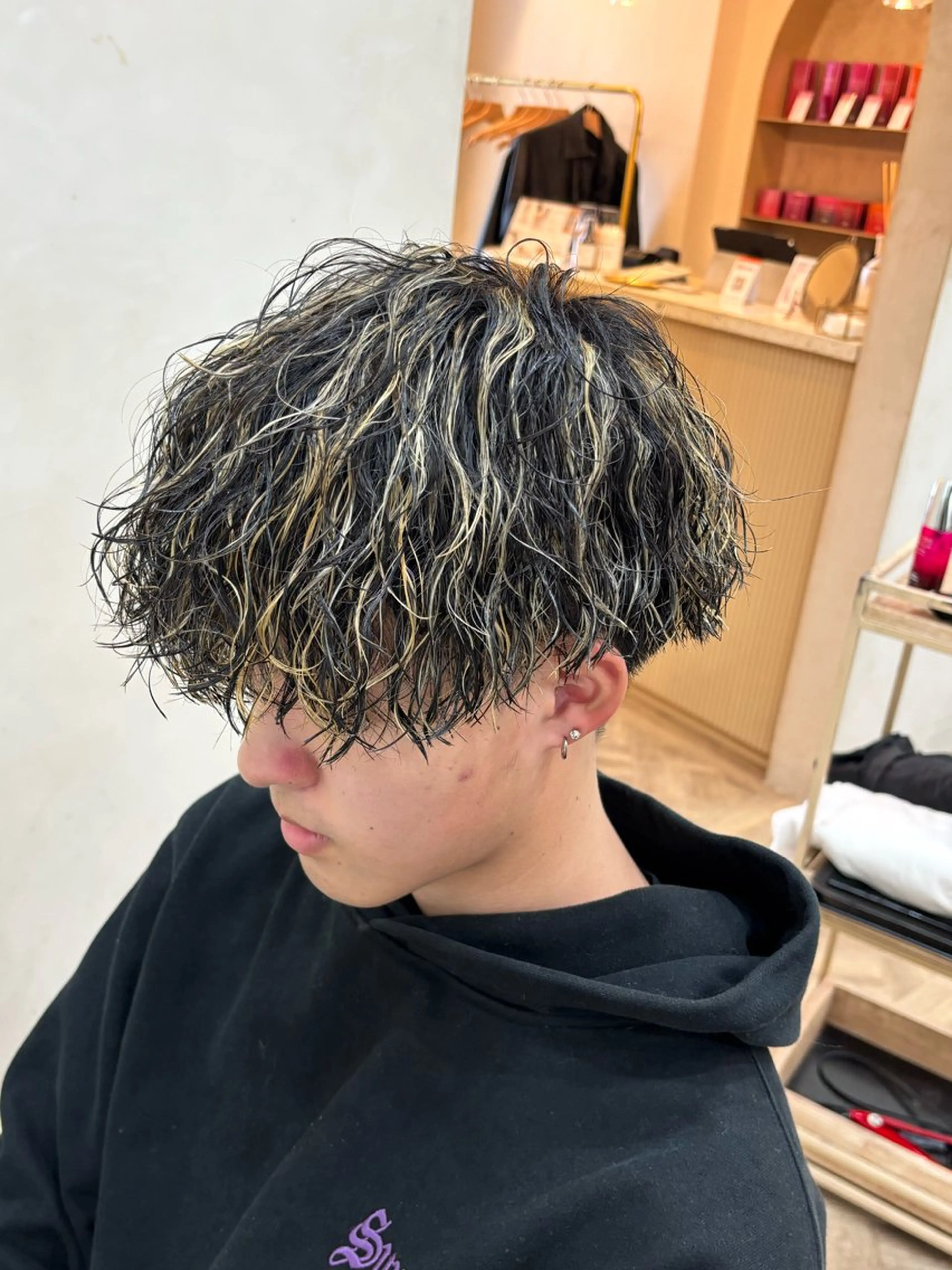 ショート パーマ メンズ メンズメッシュ カット ヘアカラー パーマ トリートメント パーマ職人DAIKI ツイスパ/波巻きのヘアスタイル