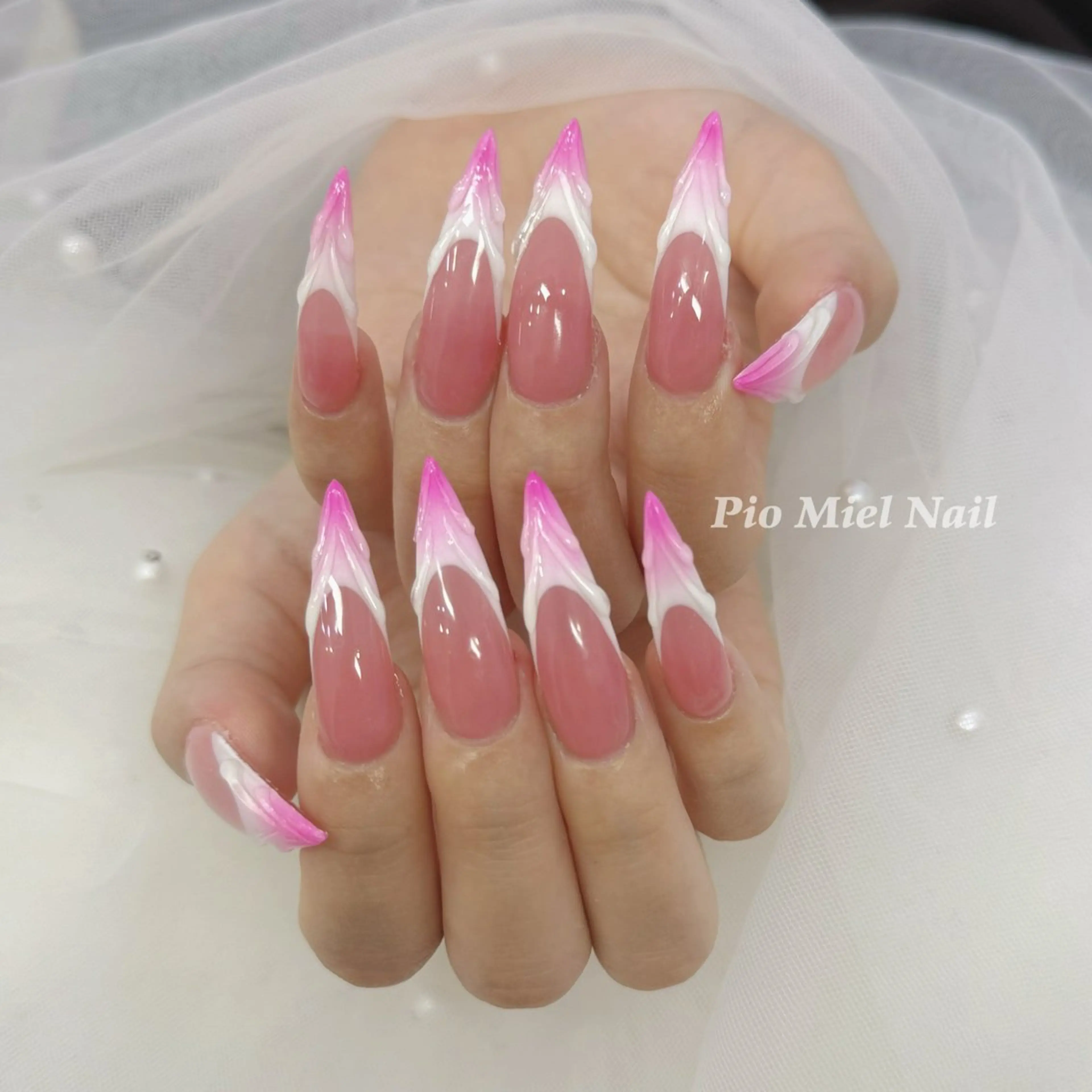 ネイル ロングネイル 大理石ネイル(マーブル) ピンク バレンタイン ホワイト ハンドネイル HANA 長さだしのネイルデザイン