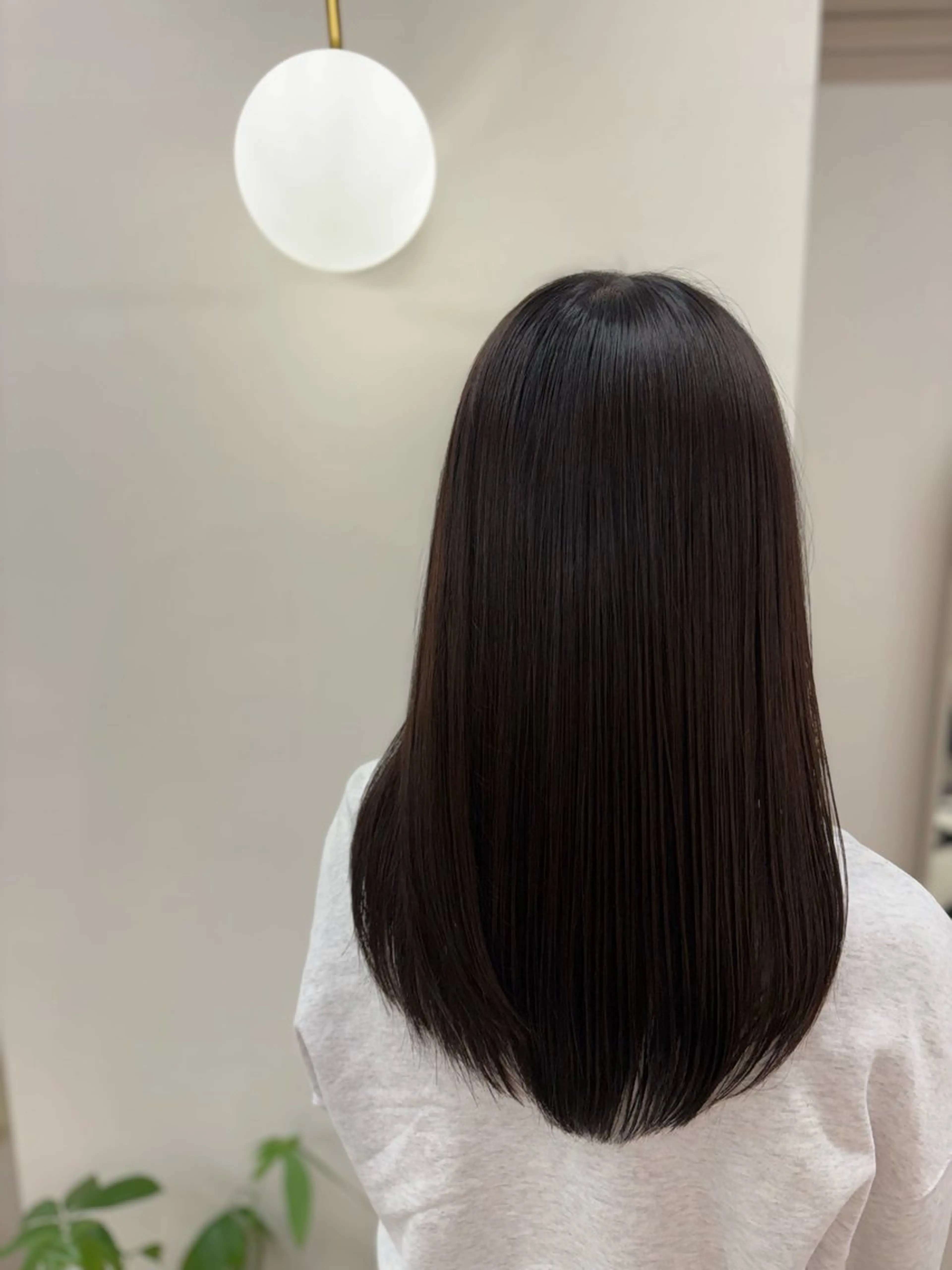 ミディアム カラー ヘアアレンジ 透明感カラー くびれヘア 顔まわりレイヤー 顔周りカット 韓国風ヘア カット ヘアカラー トリートメント ヘッドスパ ヘアセット ®️レイヤー/透明感 カラー/星野六三四のヘアスタイル