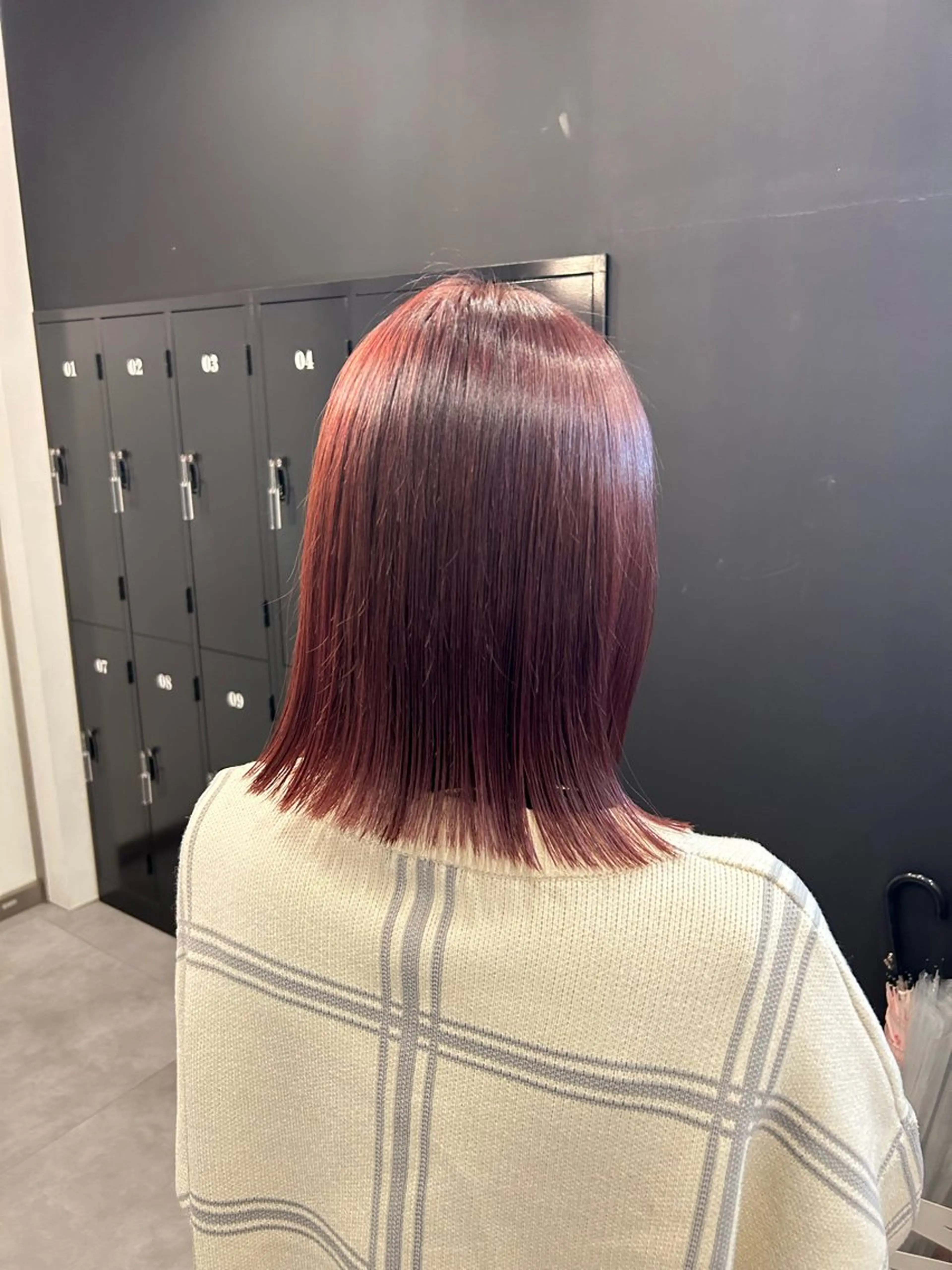 ミディアム 善財 康葵のヘアスタイル