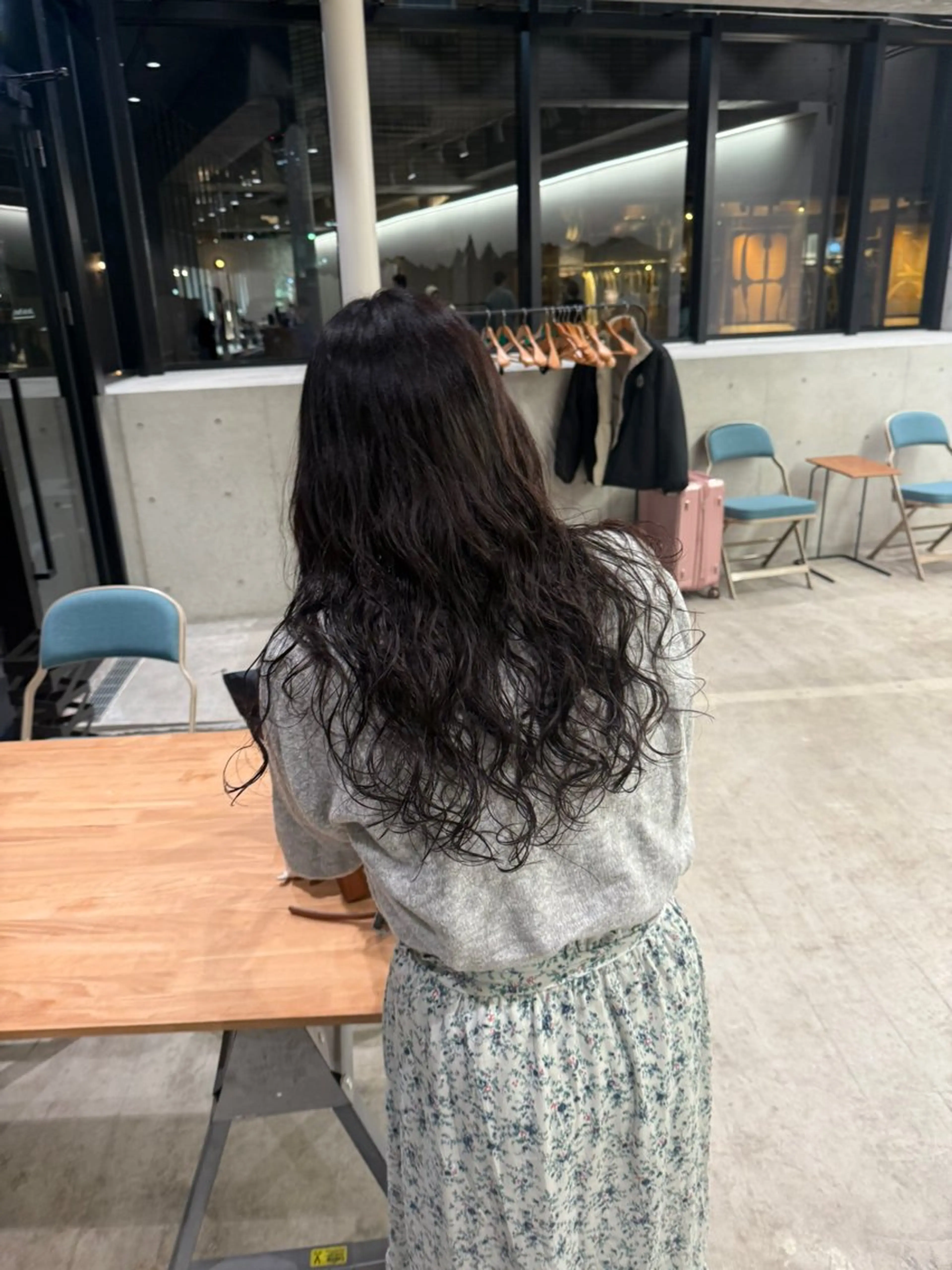 ロング パーマ ロングレイヤー アッシュ 顔周りカット 韓国風ヘア レイヤーカット カット パーマ 誰よりも丁寧なカット 🍀小林輝のヘアスタイル