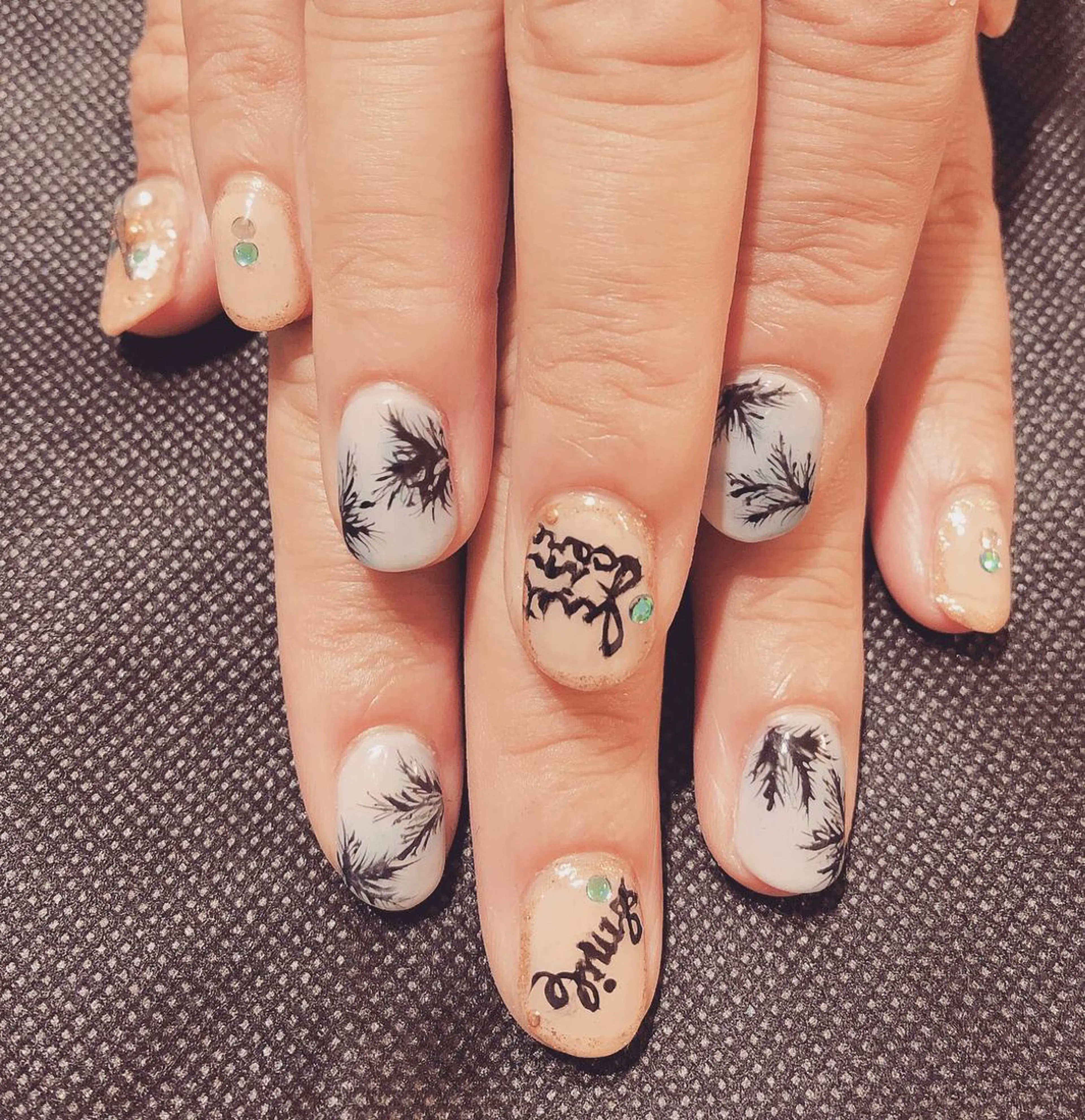 ネイル にじいろ nailのネイルデザイン