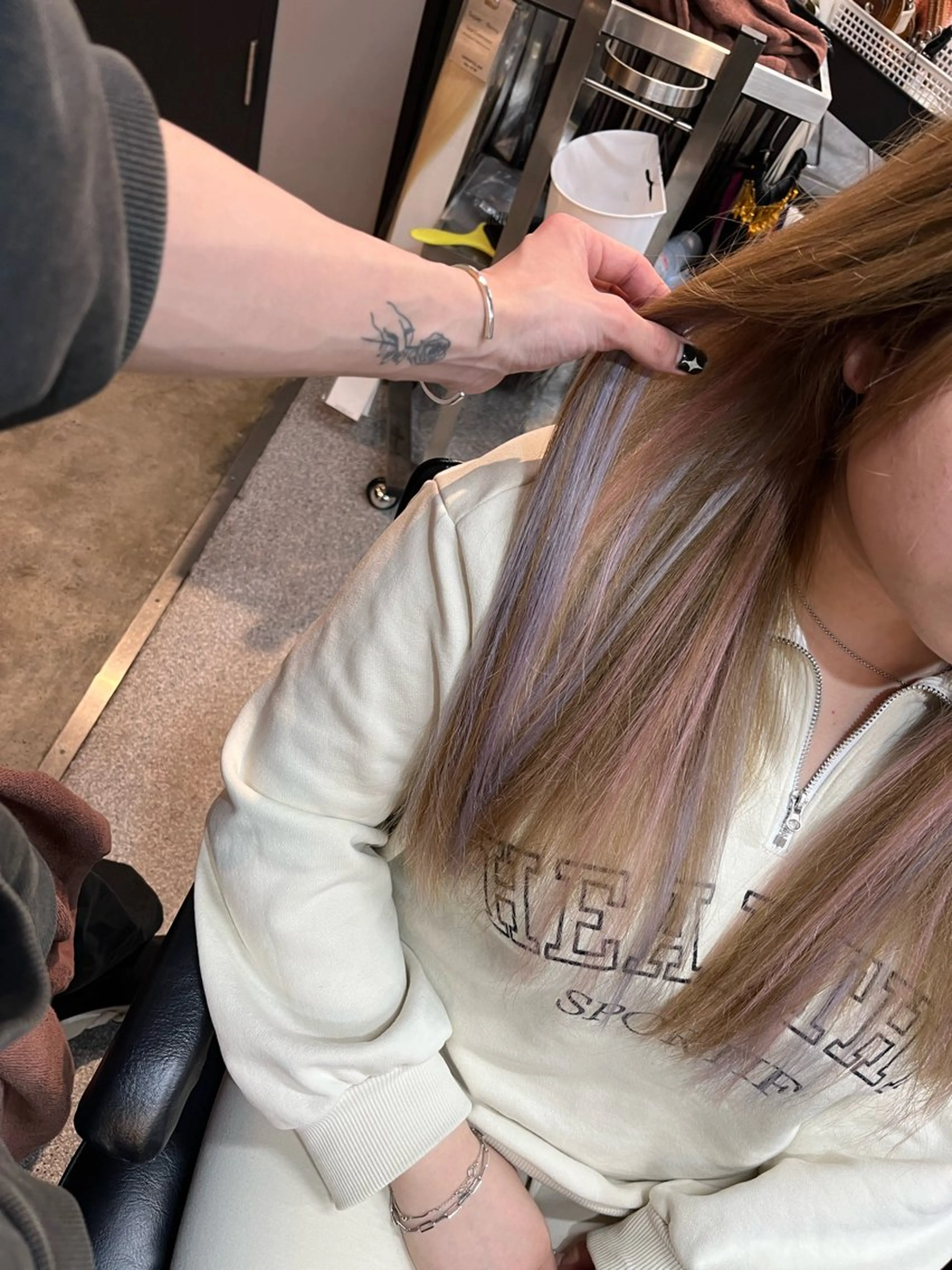 セミロング エクステ 濱川響太レディース カットモデルのヘアスタイル