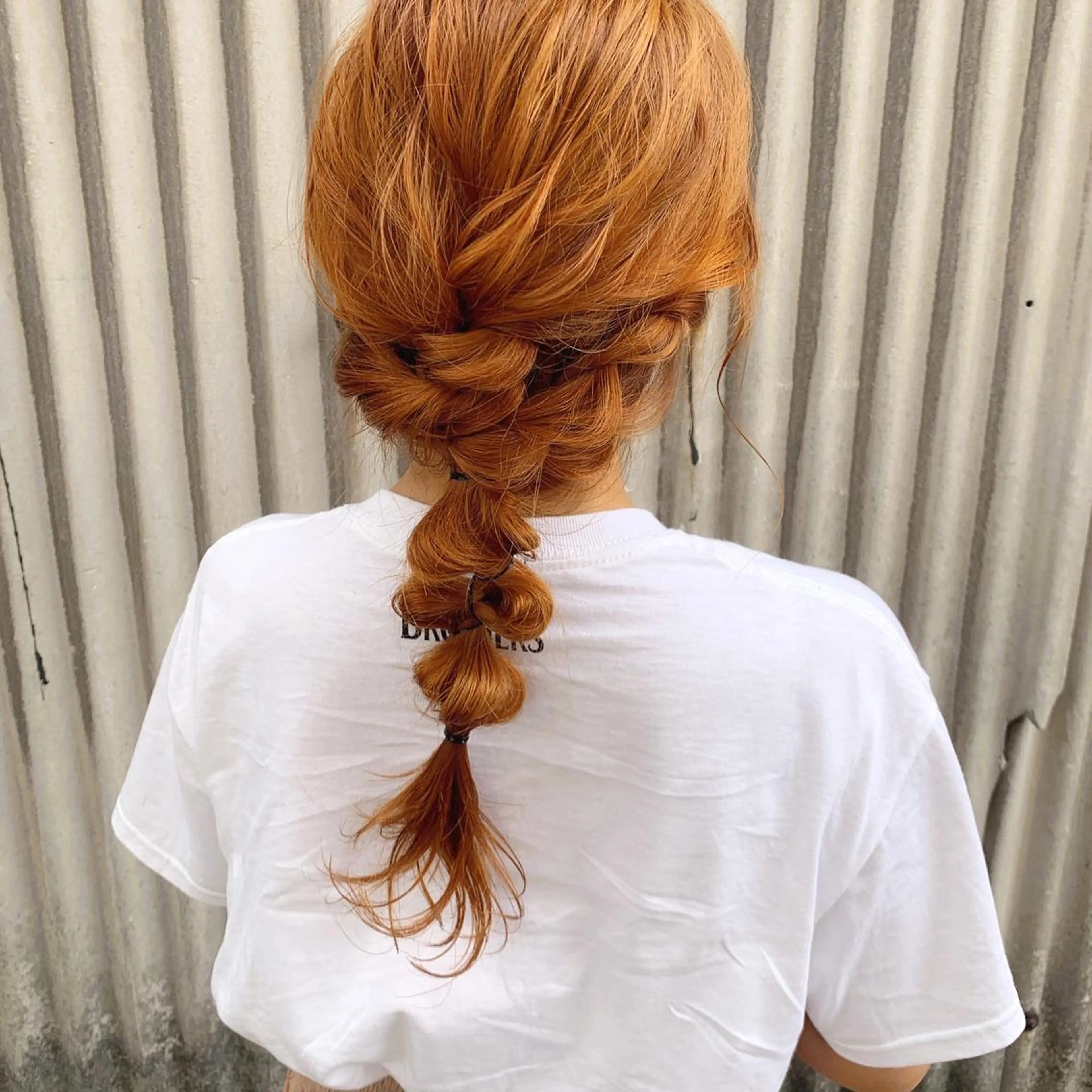 ロング カラー ヘアアレンジ ブリーチ オレンジ ヘアカラー 野々村 朋美のヘアスタイル