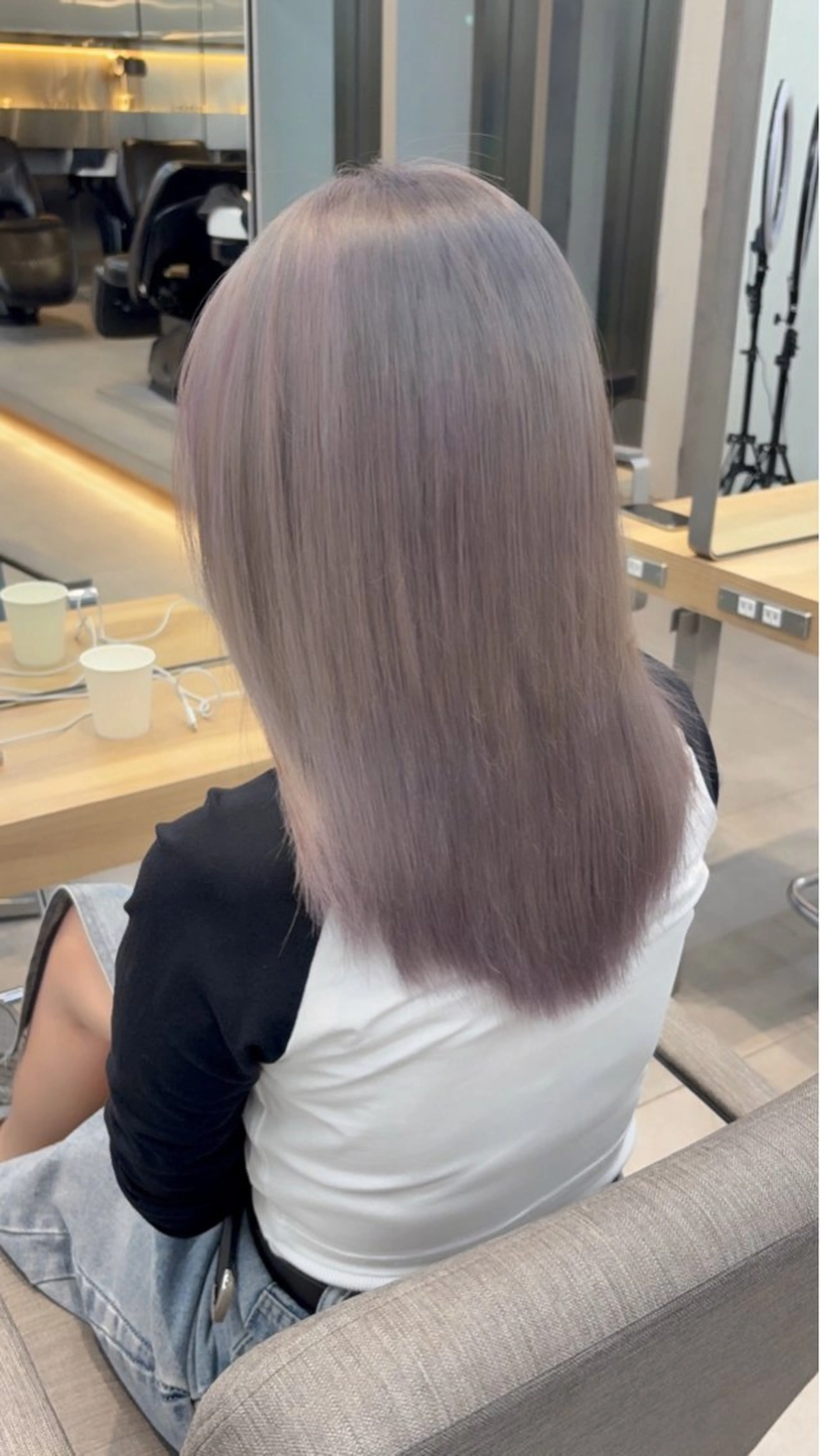 ミディアム カラー ブリーチ ヘアカラー トリートメント nok所属・レイヤー/ベージュ/ どますず🌺のヘアスタイル