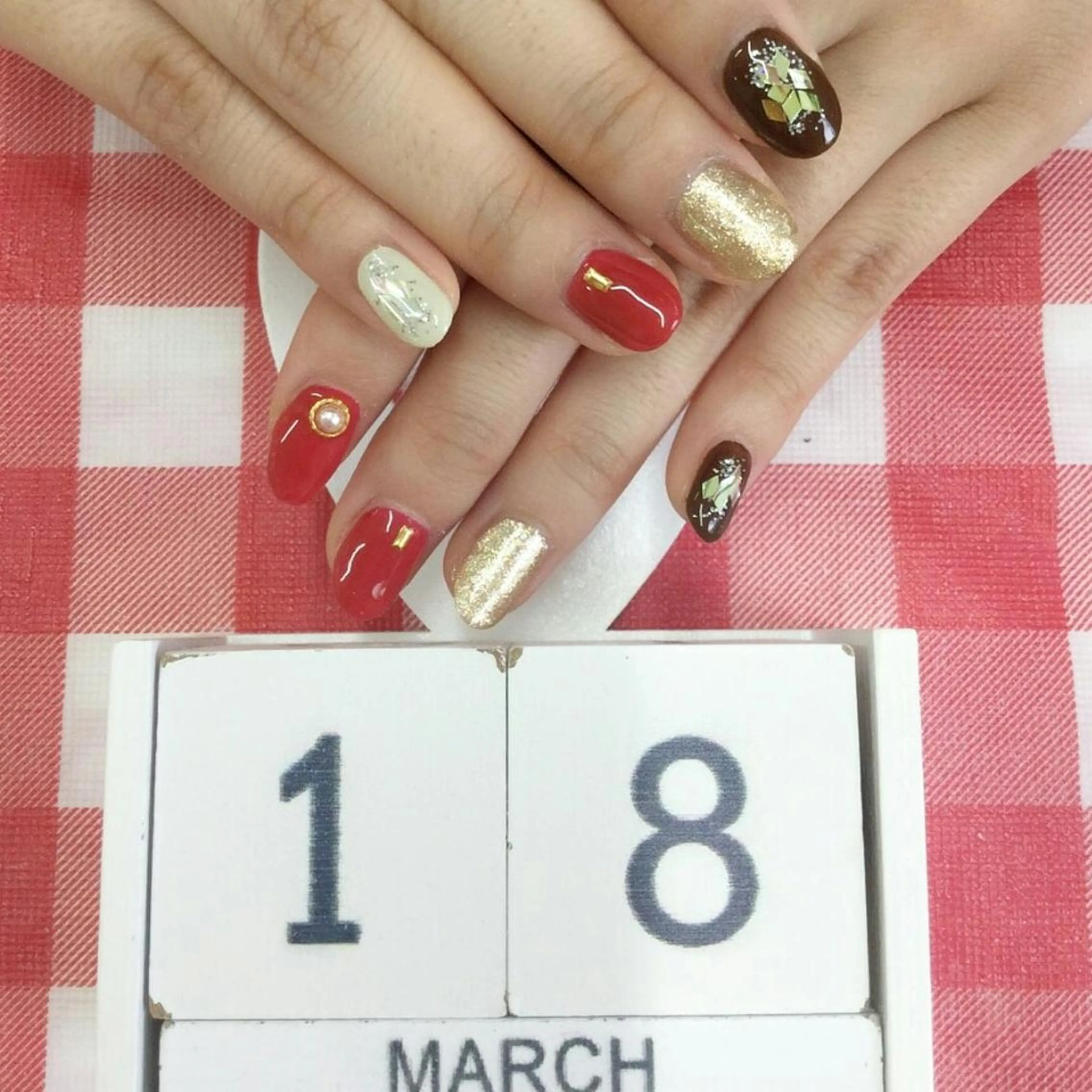 ネイル ホログラムネイル キラキラネイル JEWEL nailのネイルデザイン