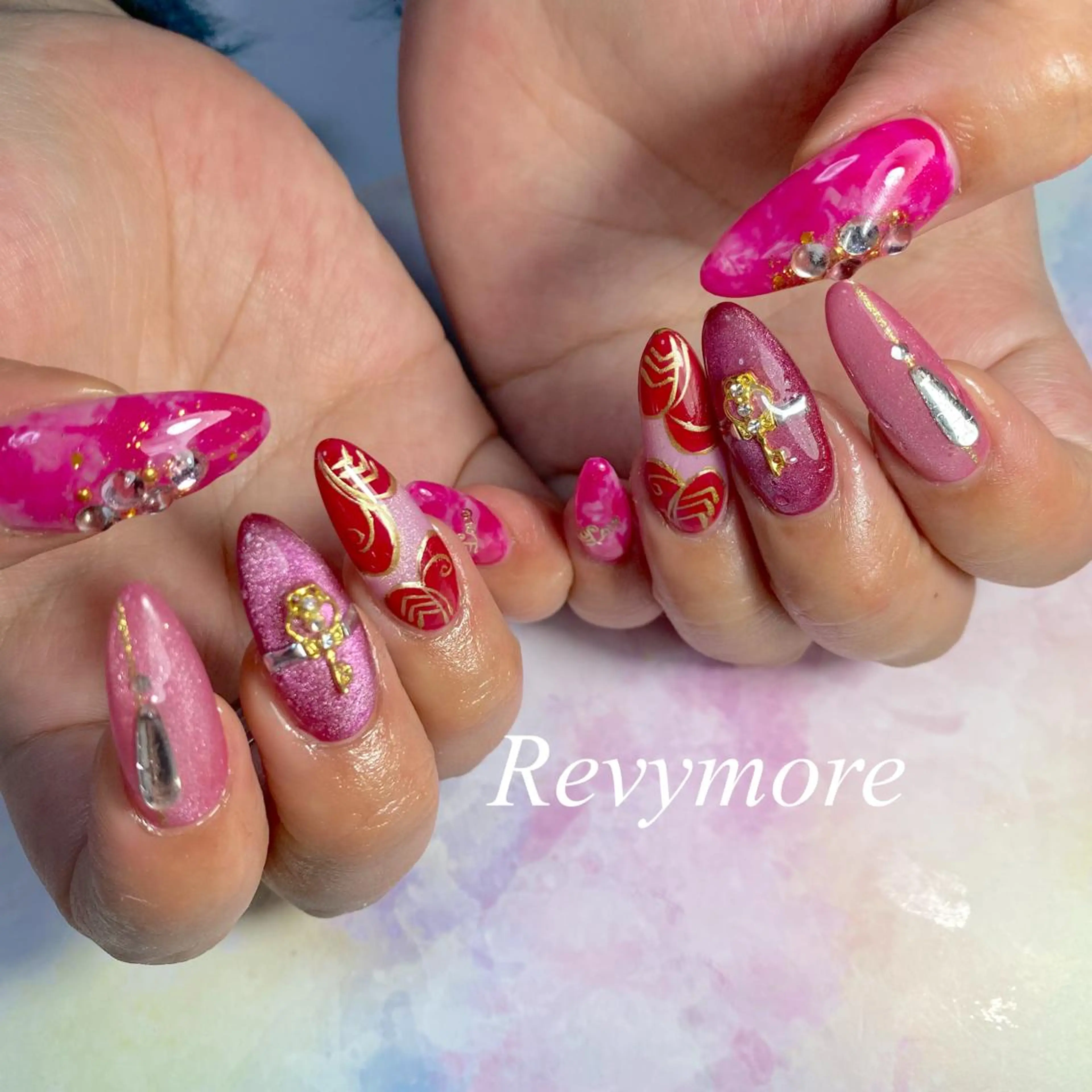 ミディアム ネイル ジェルネイル ハート マグネットネイル 大理石ネイル(マーブル) ニュアンスネイル nail salon Revymore所属・nail salon Revymoreのネイルデザイン