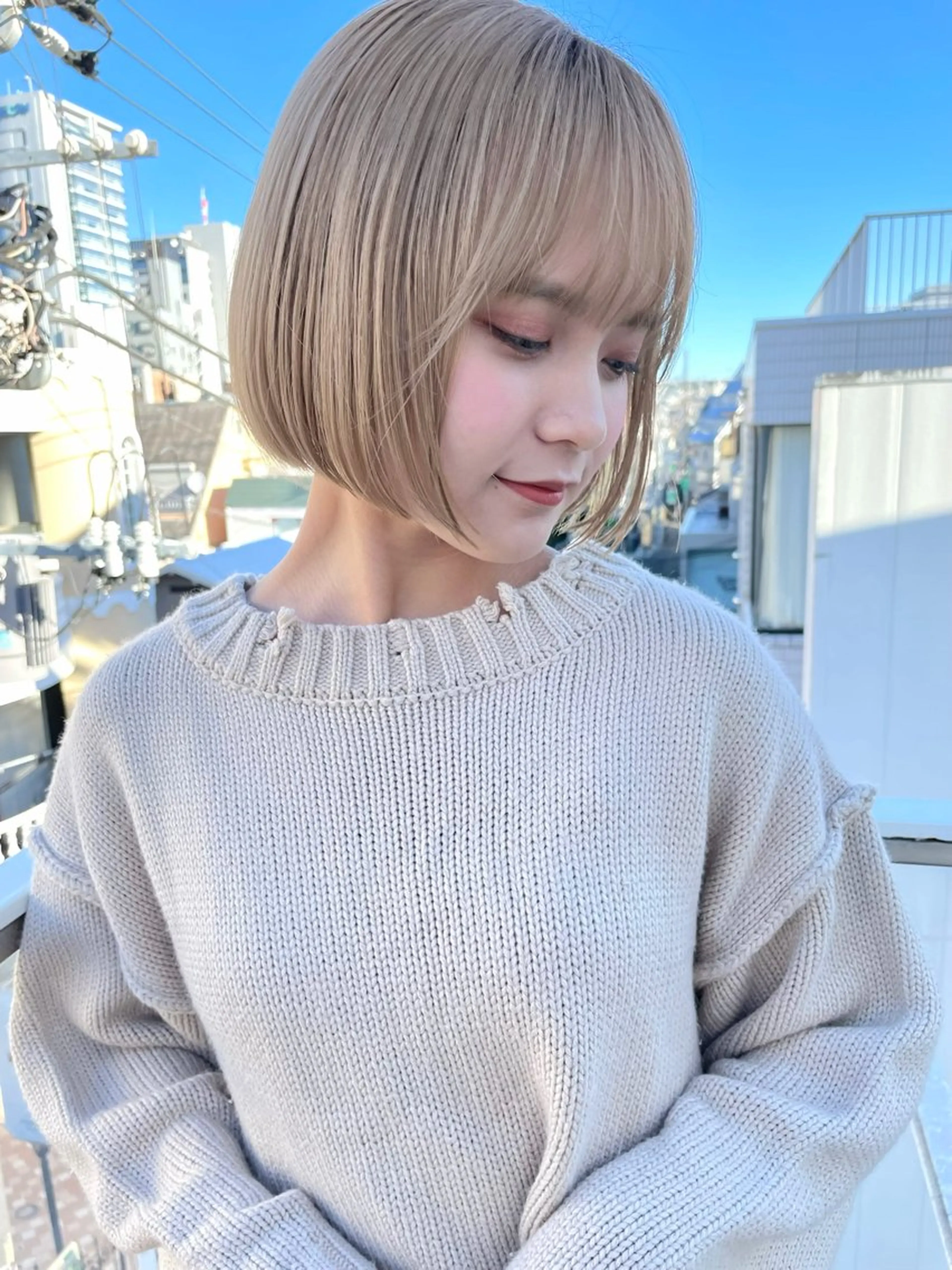 ショート カラー ベージュカラー ブリーチ ケアブリーチ デザインカラー ダブルカラー カット ヘアカラー トリートメント TATSUブリーチ/ ミルクティーベージュのヘアスタイル