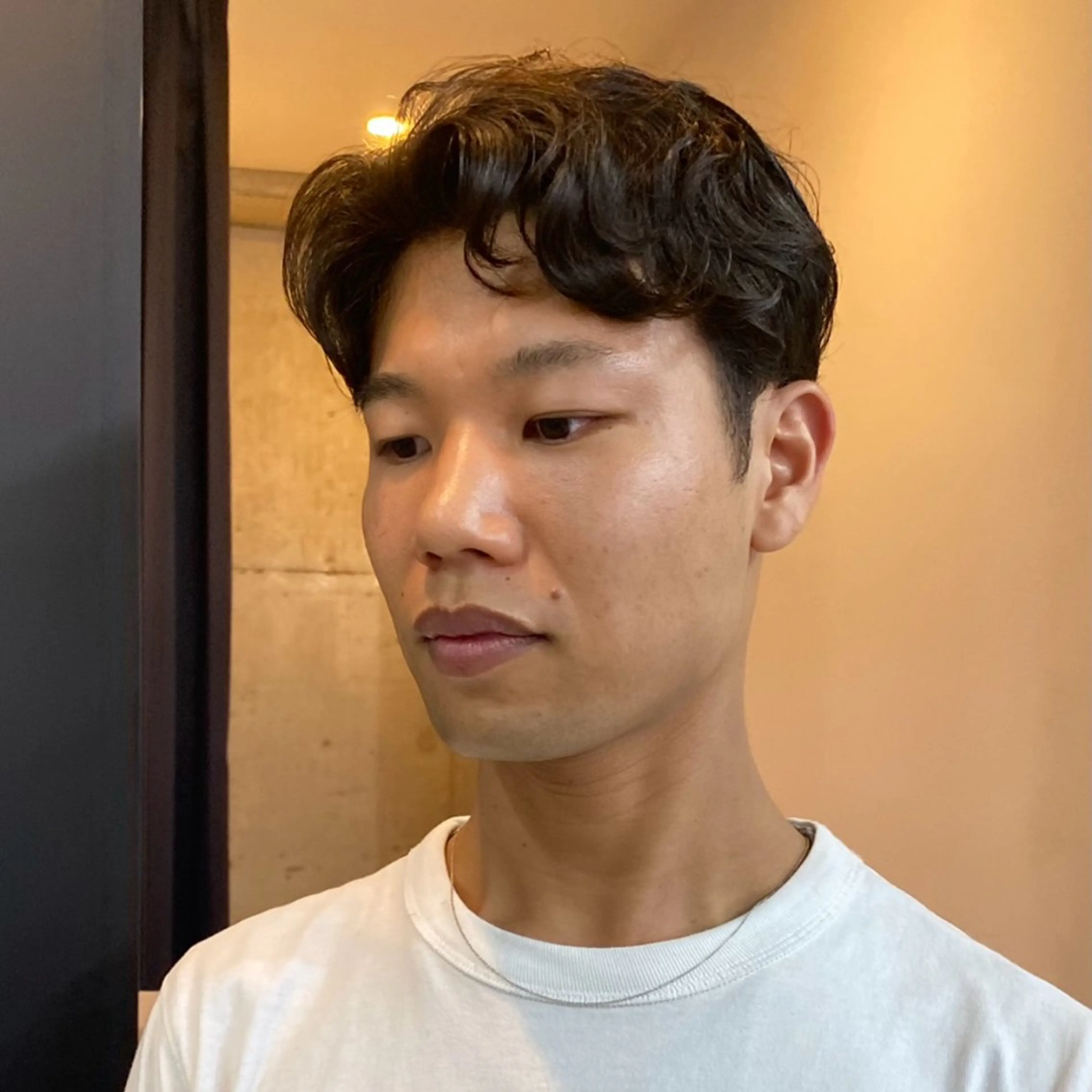 ショート メンズ センターパート 刈り上げ センターパート/ニ ュアンスパーマのヘアスタイル