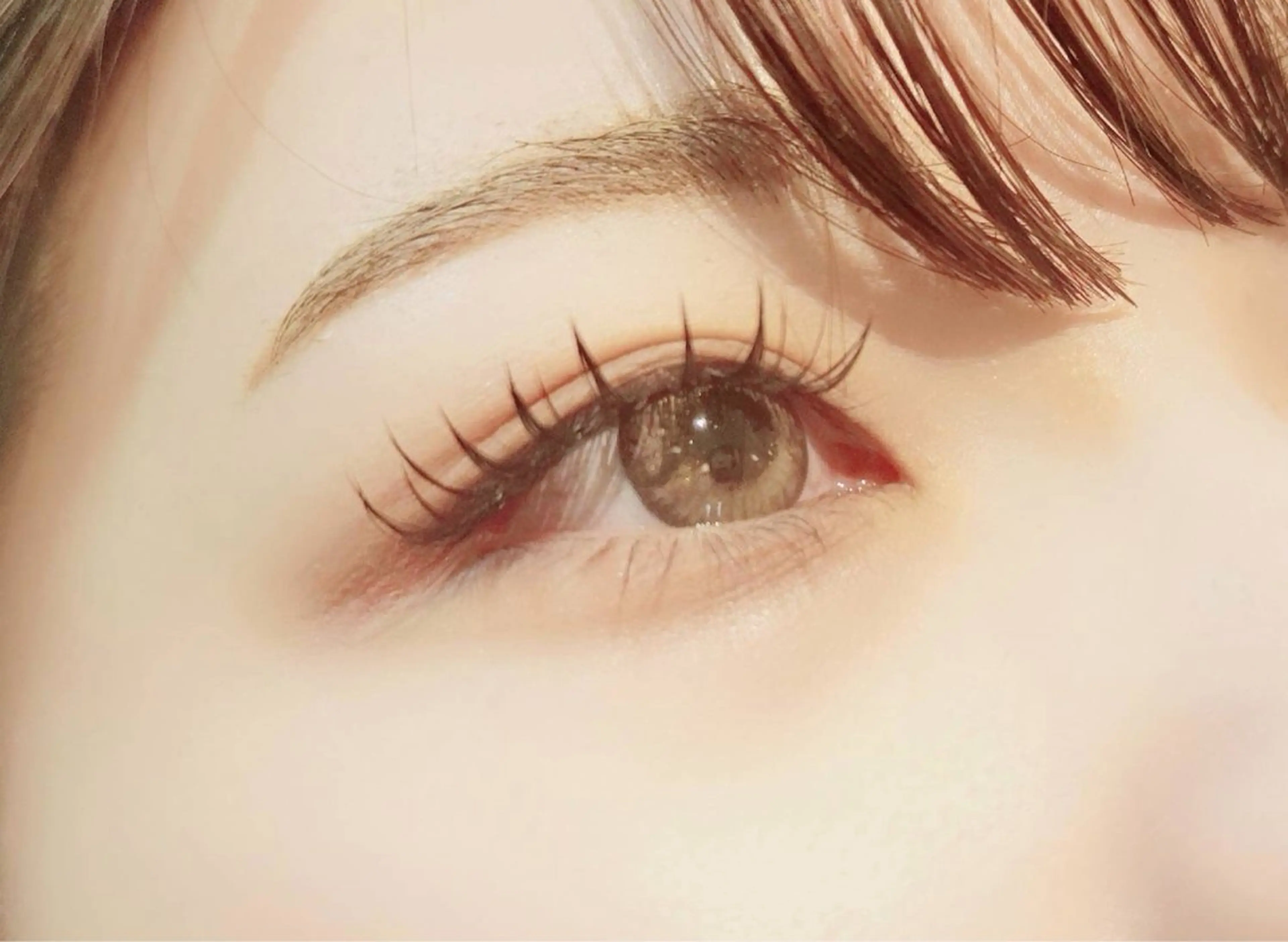 マツエク・マツパ 束感まつ毛 フラットラッシュ Wardrobe by CHERIE所属・サロンドットクッキー KYUのマツエク・マツパデザイン