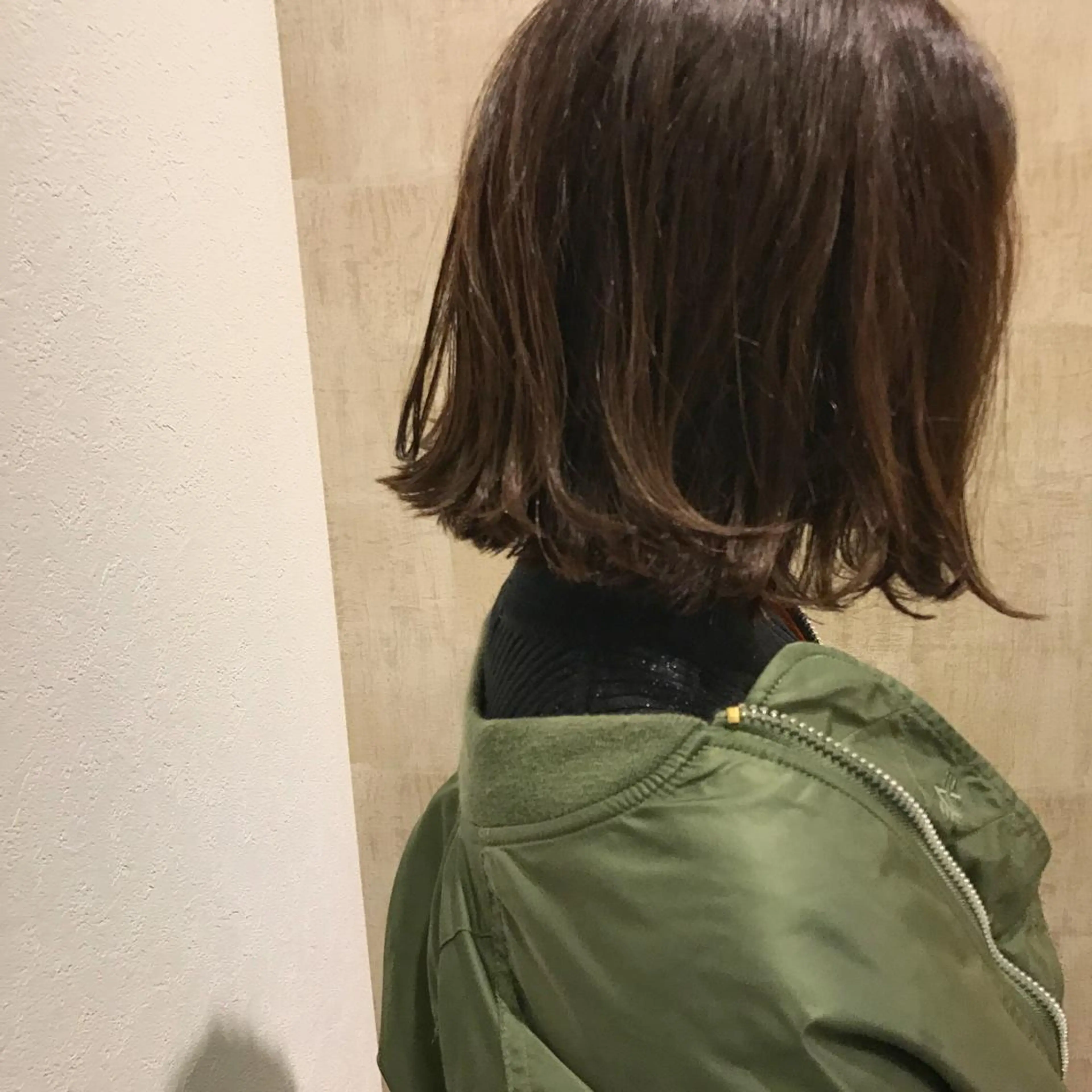 ミディアム カラー ベージュカラー HARUNA🤍 大人ショートヘアのヘアスタイル