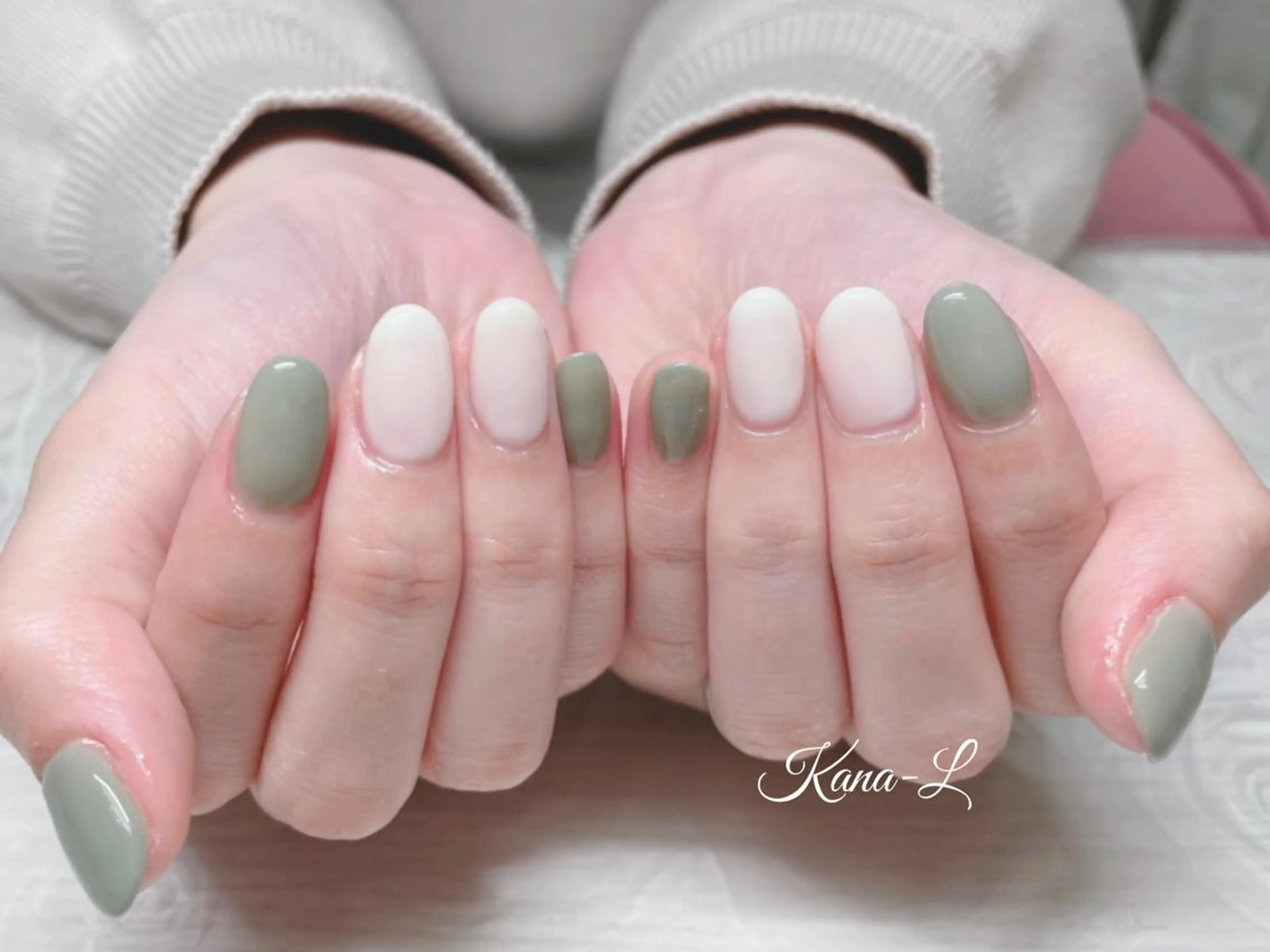 カラー ネイル グリーン ワンカラーネイル 芦辺 香奈のネイルデザイン