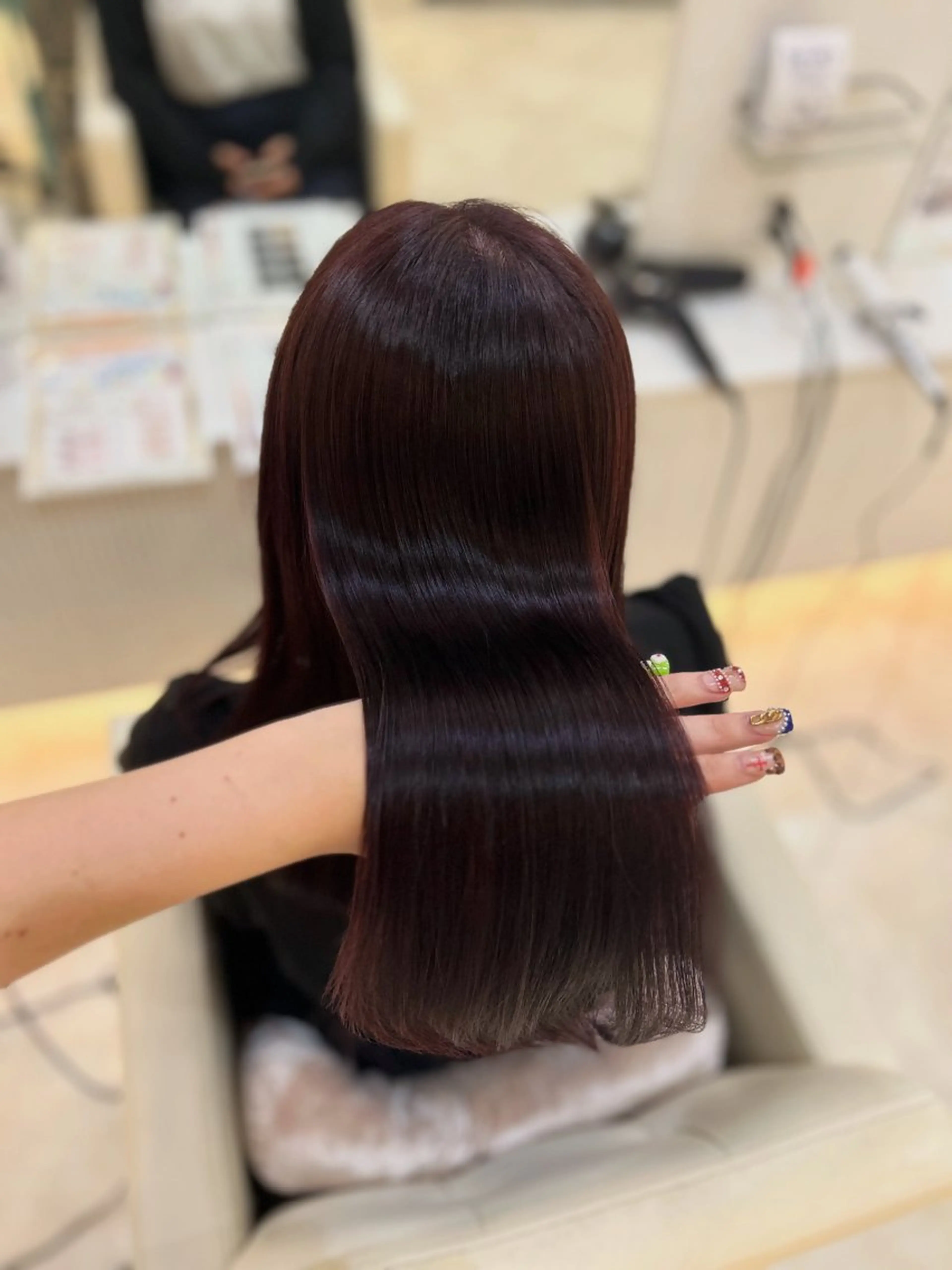 ロング ヘアカラー 江藤 舞美のヘアスタイル