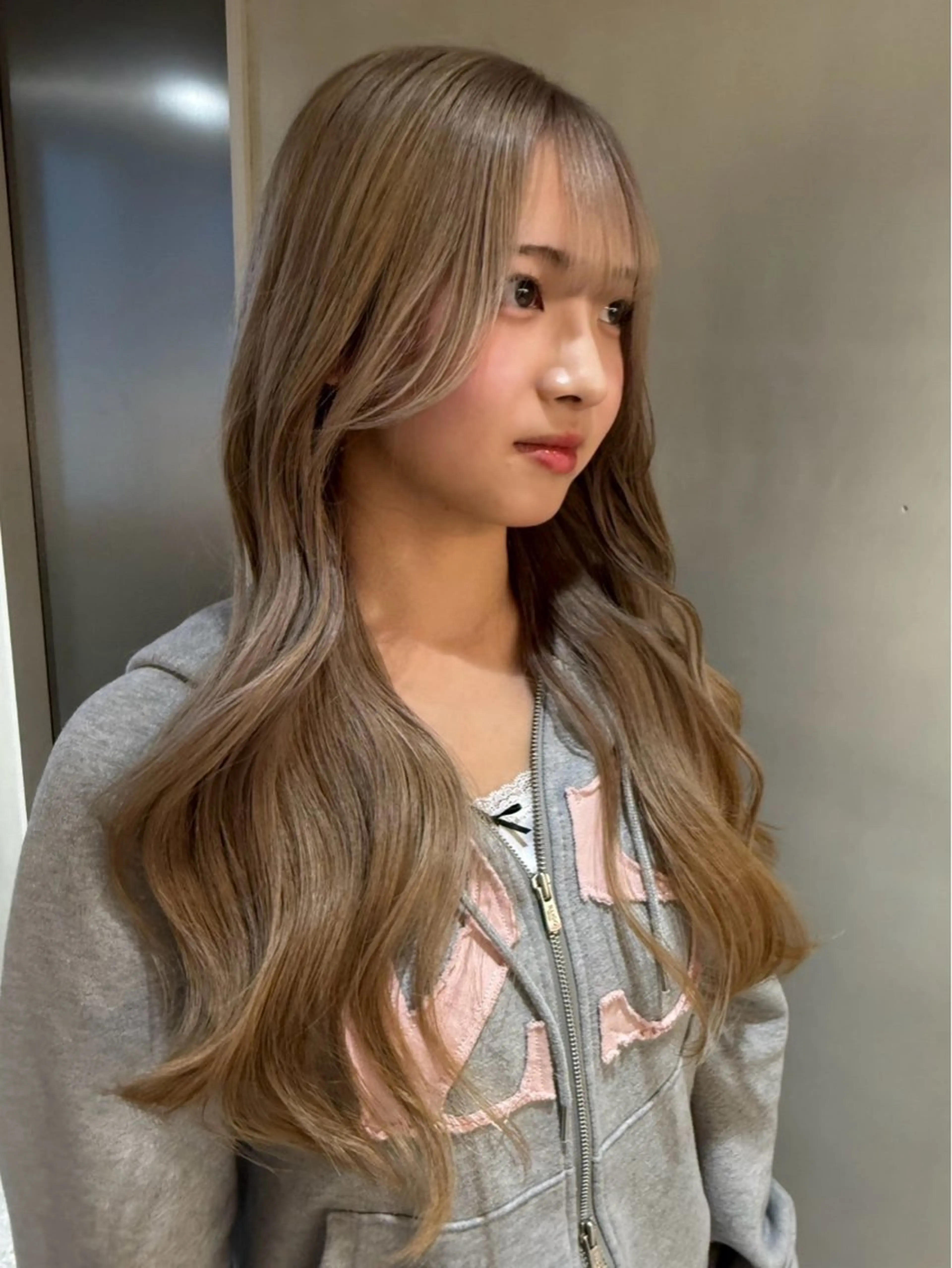 ロング ヘアカラー トリートメント fev Yumaのヘアスタイル