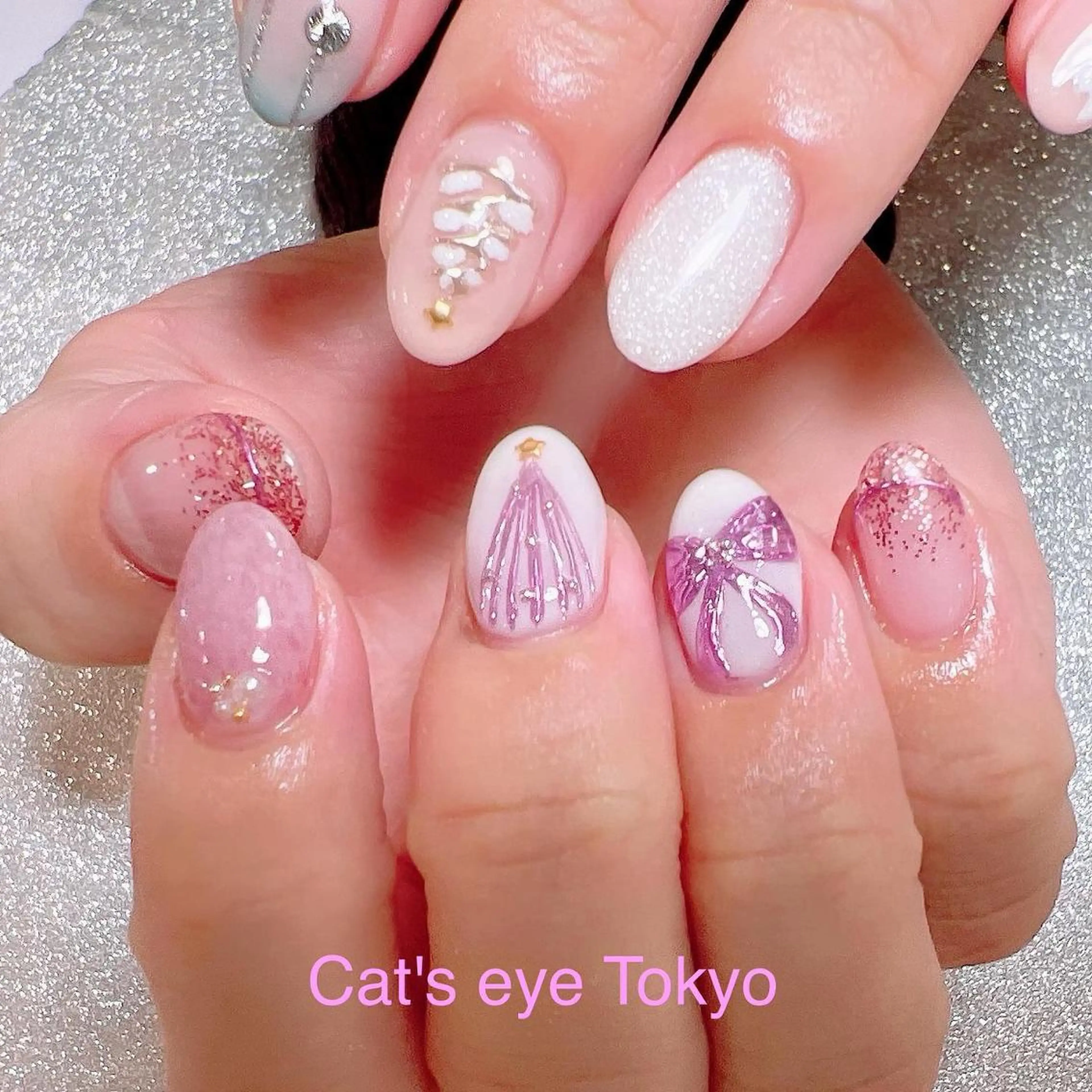 ネイル マツエク・マツパ 冬ネイル クリスマス Cat's eye TOKYO 新宿店のネイルデザイン
