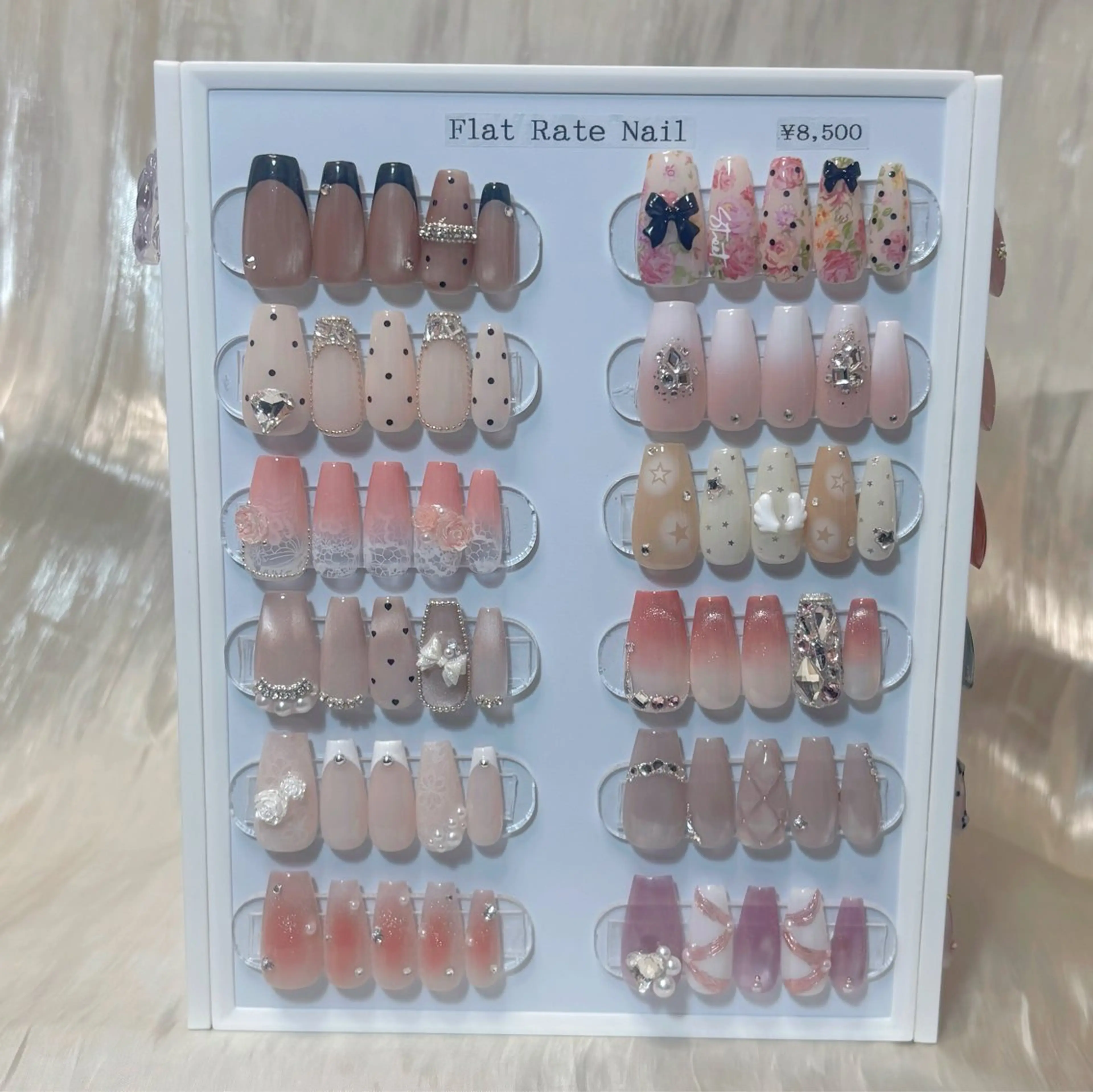 ネイル ハンドネイル nailroom DIASOMNIAのネイルデザイン
