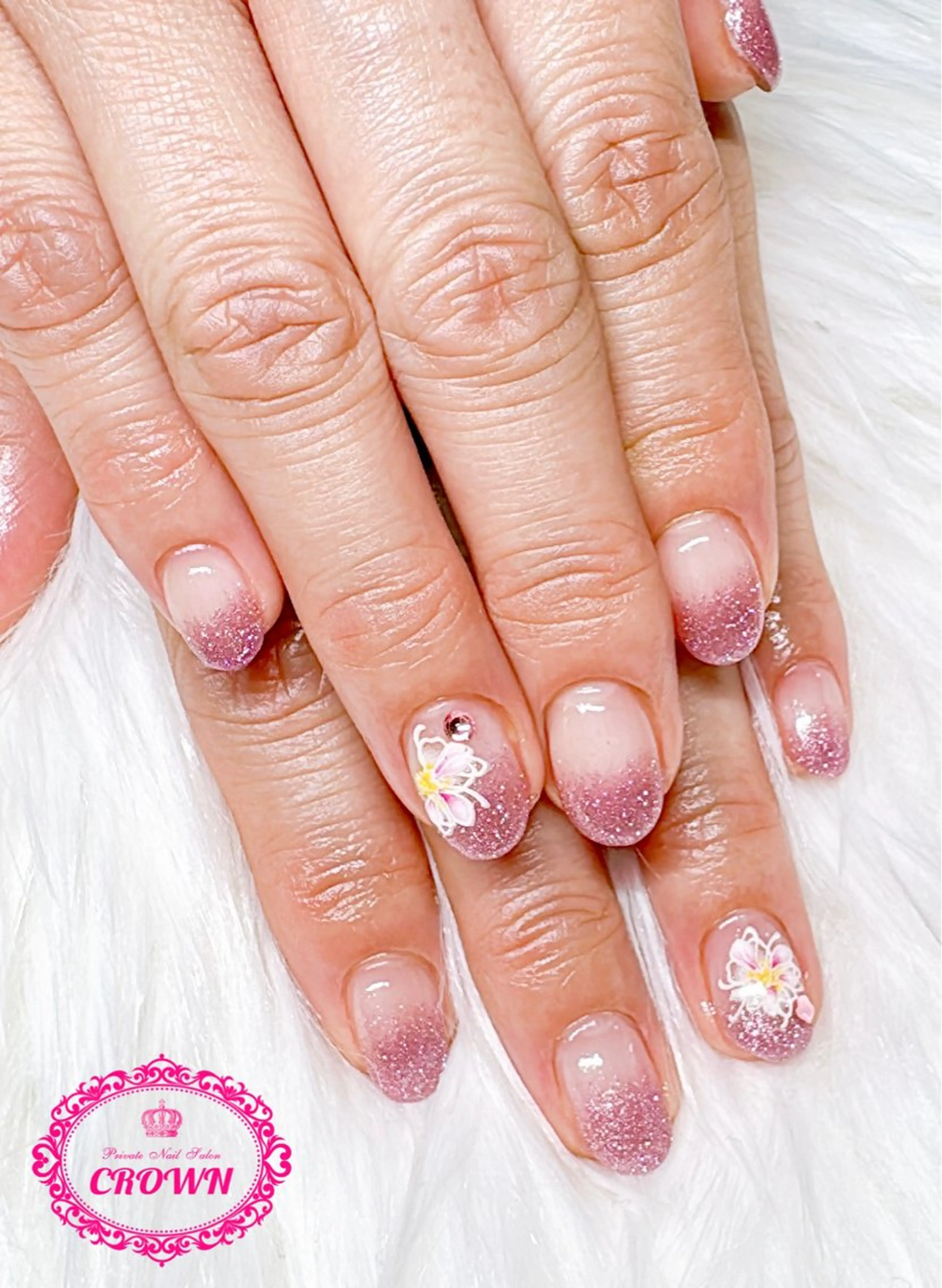 ネイル CROWN プライベートサロンのネイルデザイン