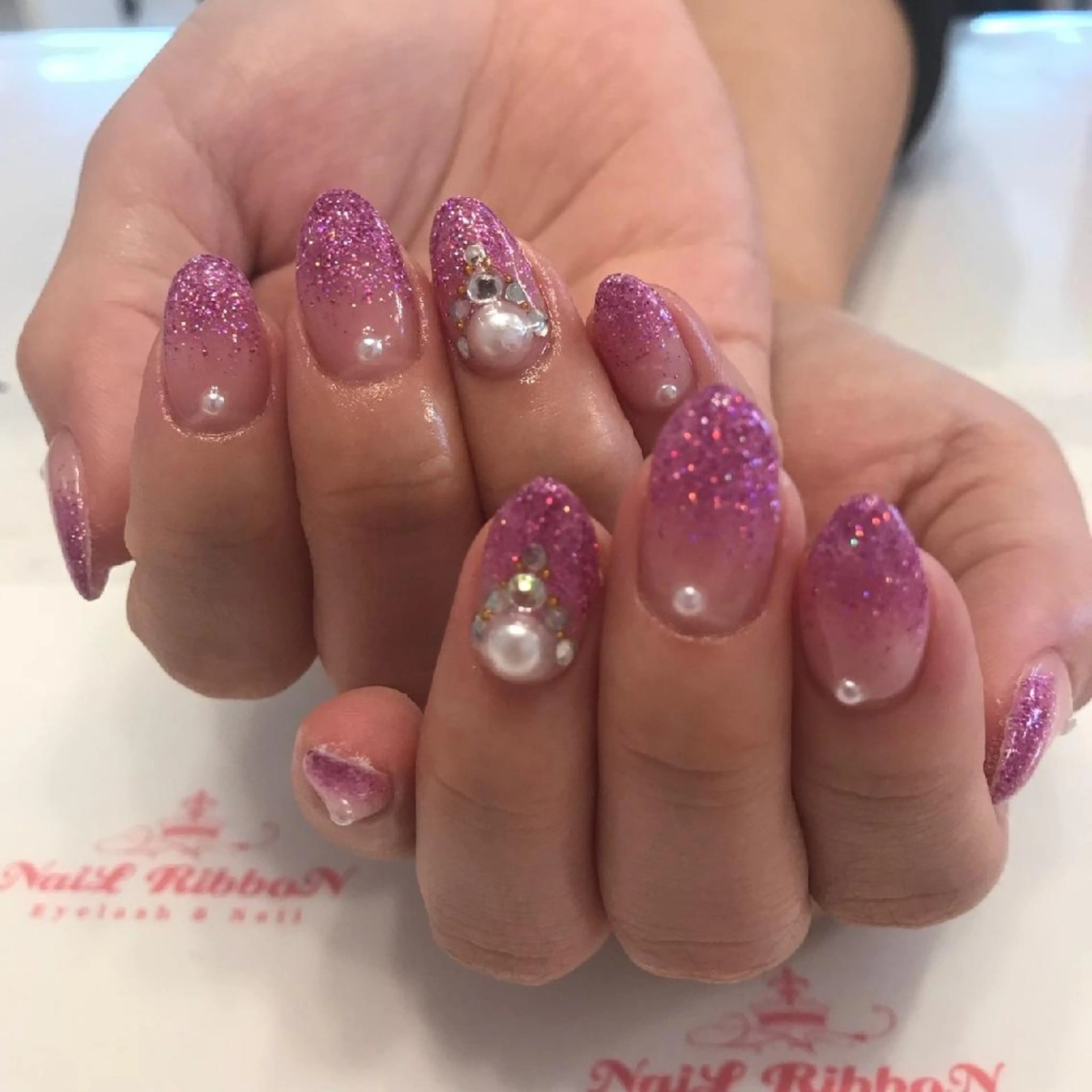 ネイル ネイルリボン 受付スタッフのネイルデザイン