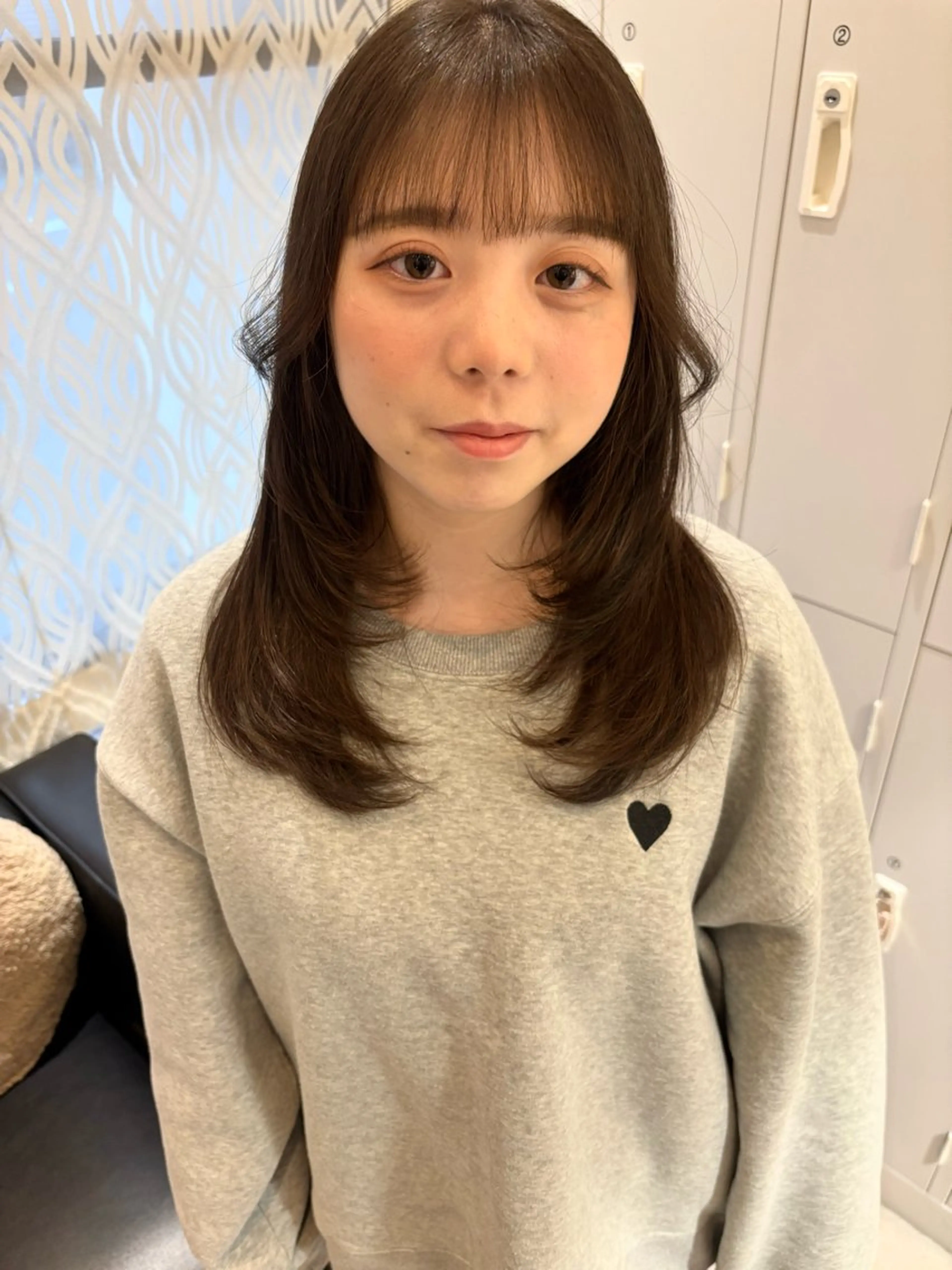 カラー 畑 麻依音のヘアスタイル