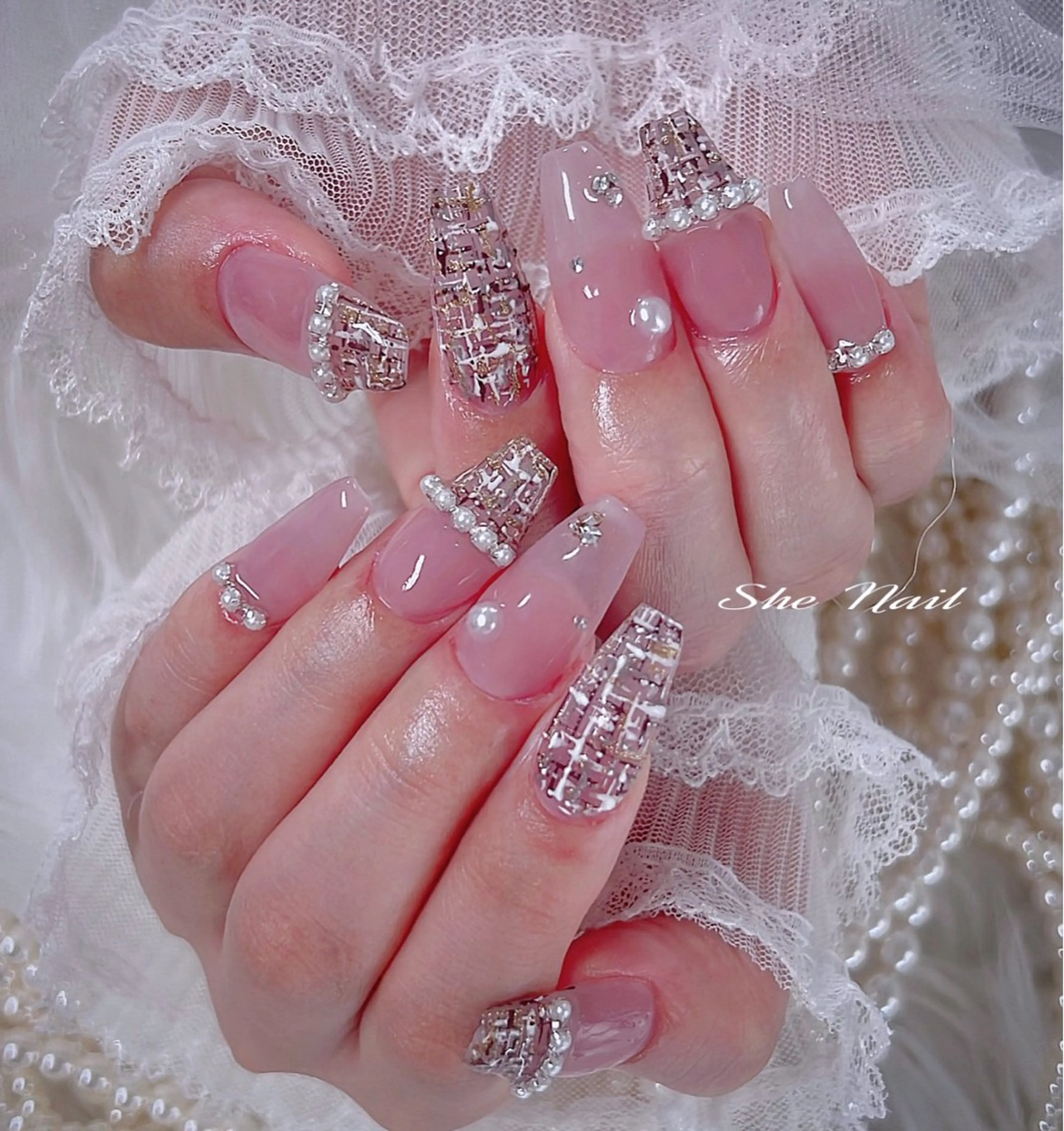 ネイル チークネイル 長さ出し マグネットネイル ミラーネイル 持ち込み ハンドネイル She   Nail所属・ISA_ BELLAのネイルデザイン