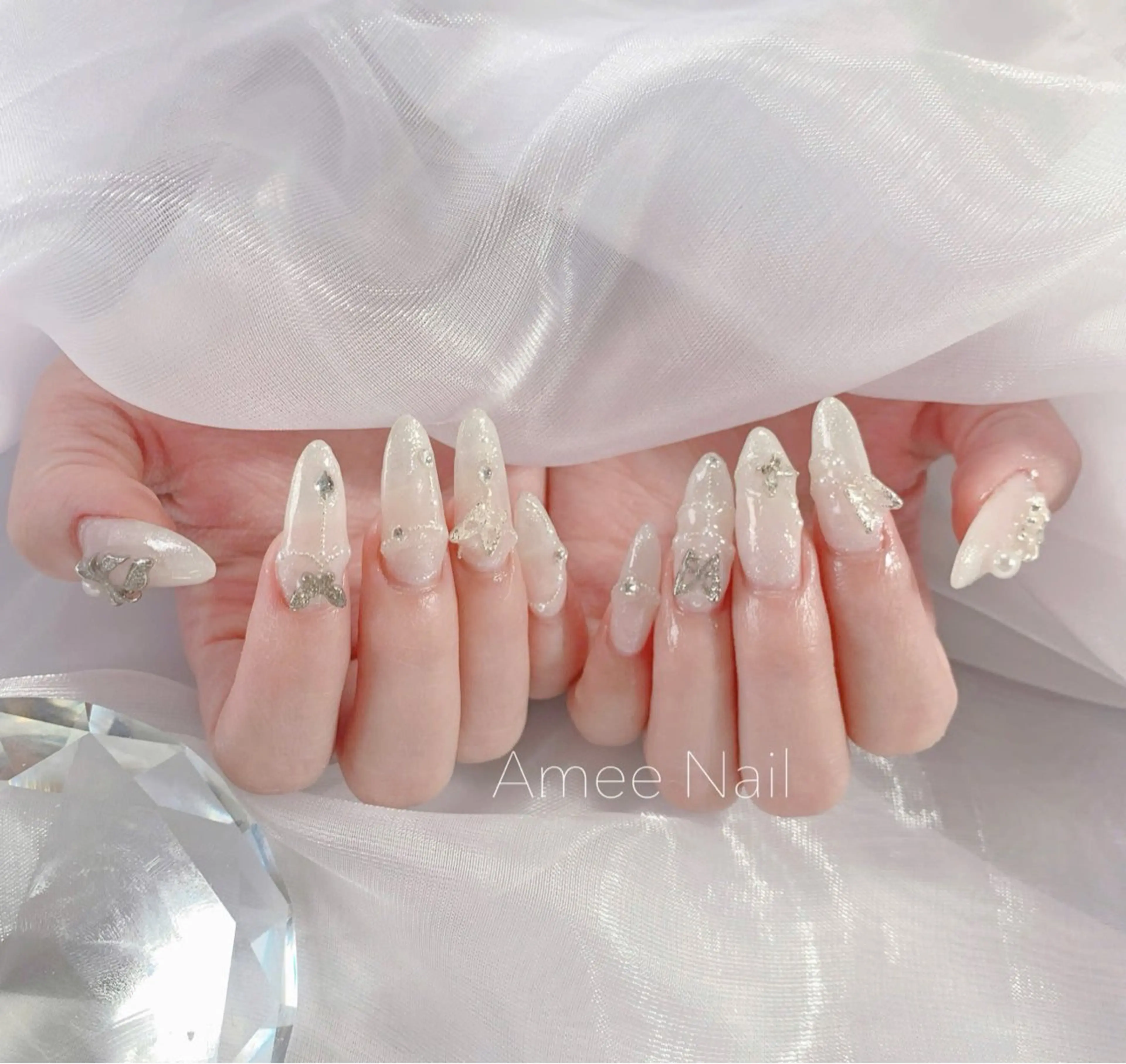 ネイル オーロラネイル クリアネイル フラッシュネイル ジェルネイル グラデーション ハンドネイル Amee Nailsalonのネイルデザイン