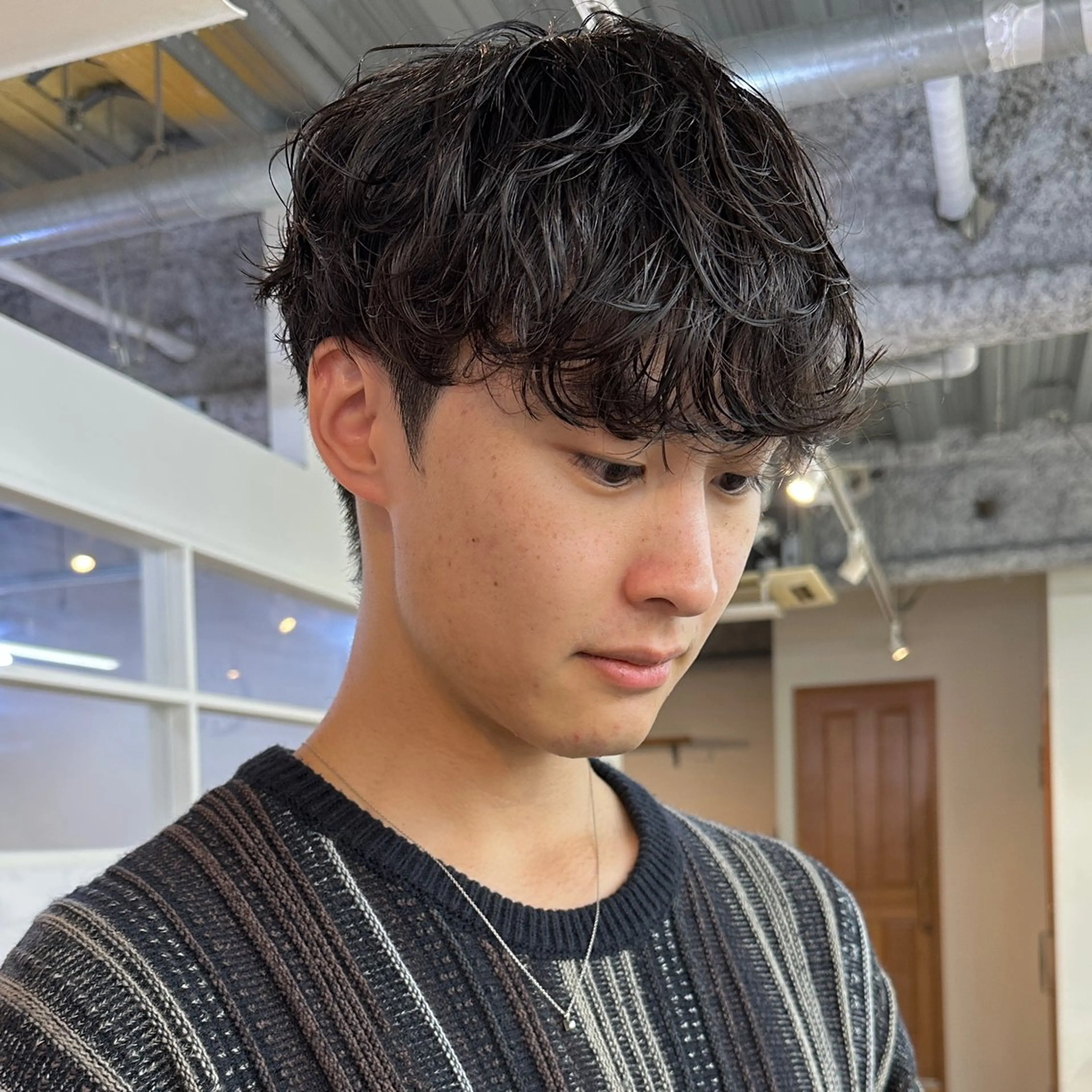 ショート パーマ メンズ メンズパーマ カット パーマ トリートメント JINKIメンズ特化 メンズカットパーマのヘアスタイル