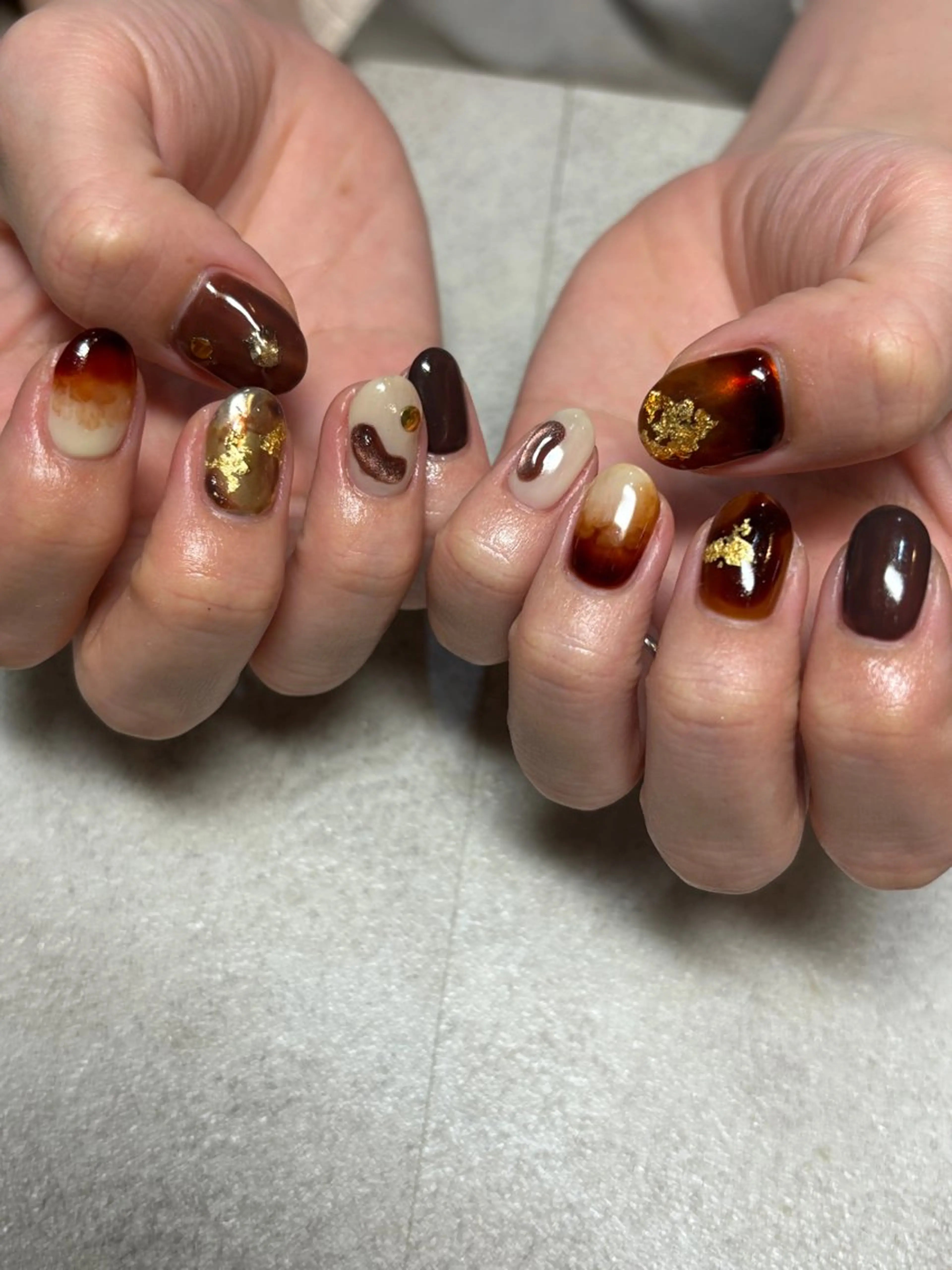 ネイル ブラウン 大理石ネイル(マーブル) ニュアンスネイル ショートネイル ハンドネイル acs.n所属・ネイル，耳つぼ 風間すみれのその他イメージ