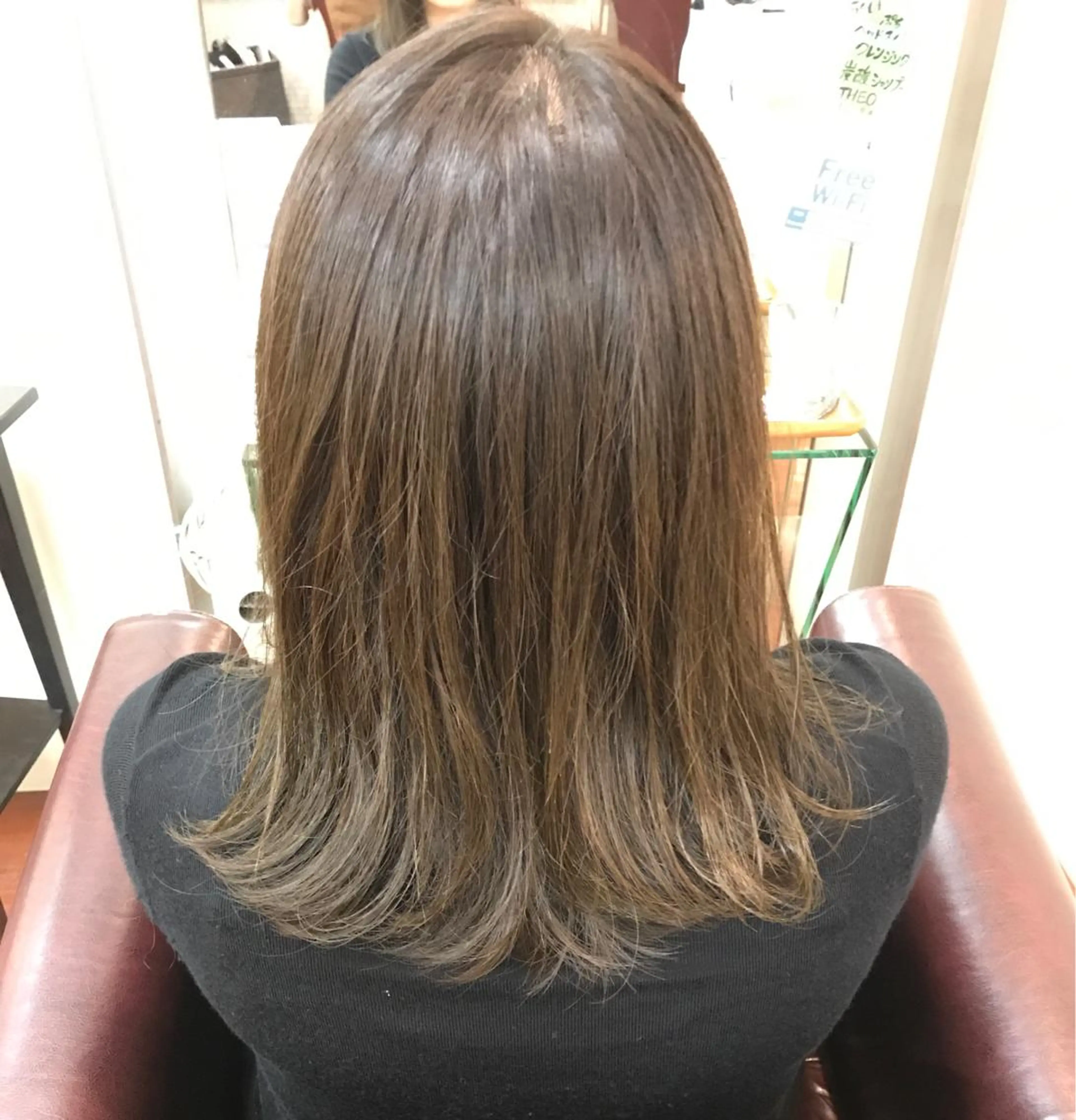 セミロング カラー グラデーションカラー イルミナカラー ヨシダ トオルのヘアスタイル